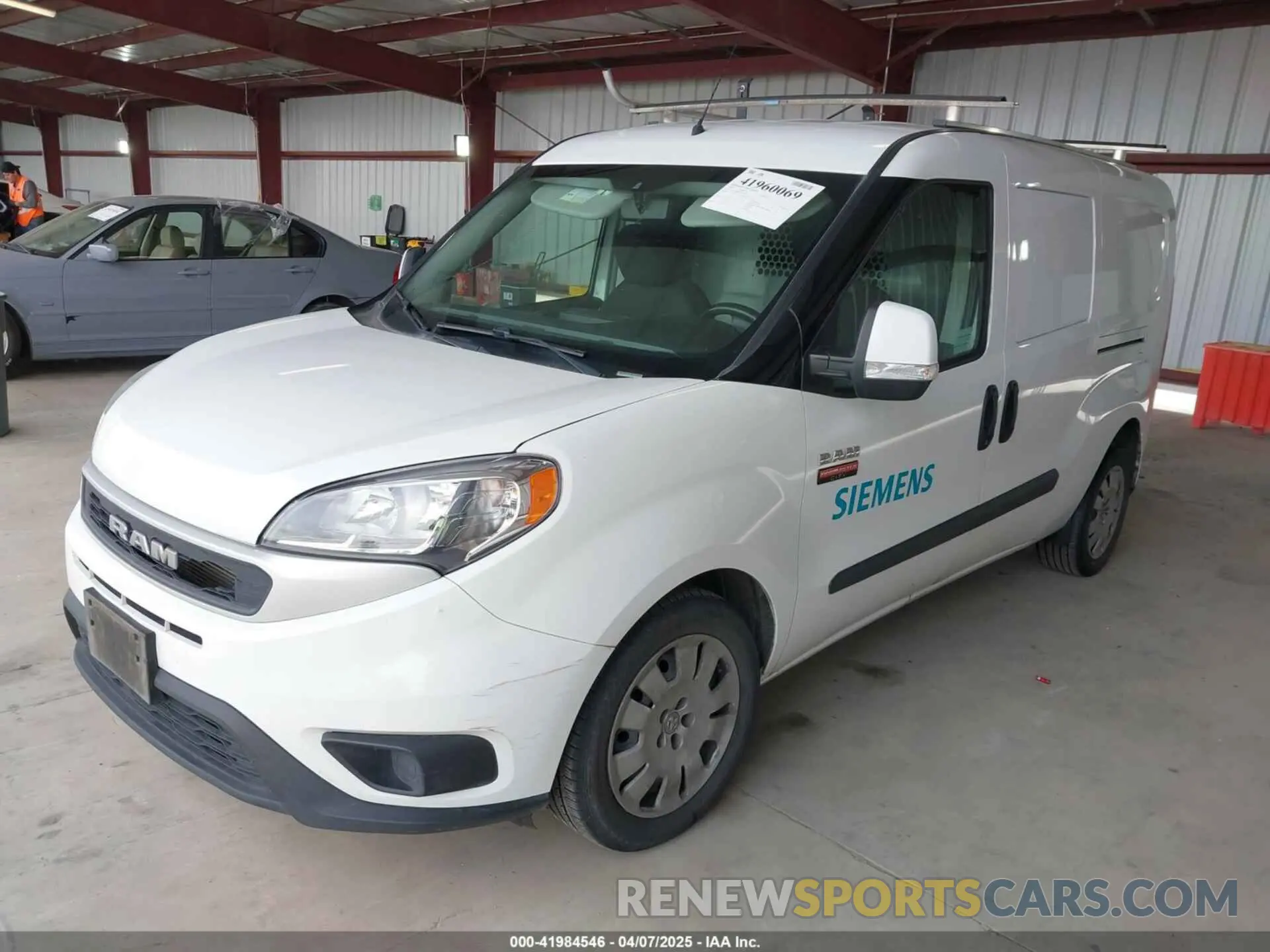 2 fotografías del automóvil dañado ZFBHRFBBXM6U21983 RAM PROMASTER CITY 2021
