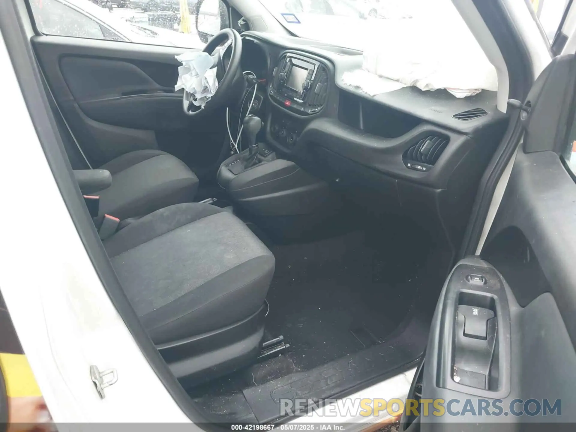 5 fotografías del automóvil dañado ZFBHRFAB5N6W65379 RAM PROMASTER CITY 2022