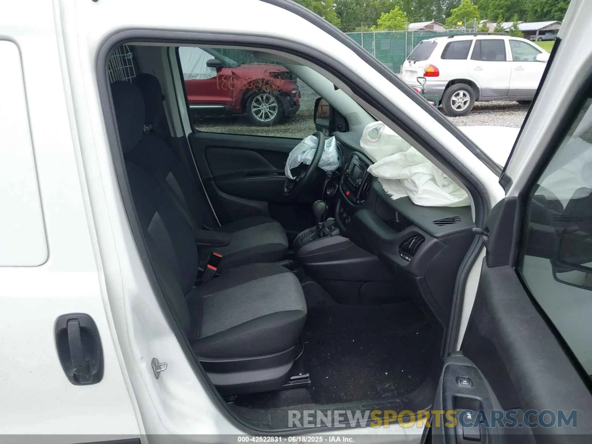 5 fotografías del automóvil dañado ZFBHRFAB6N6W82711 RAM PROMASTER CITY 2022