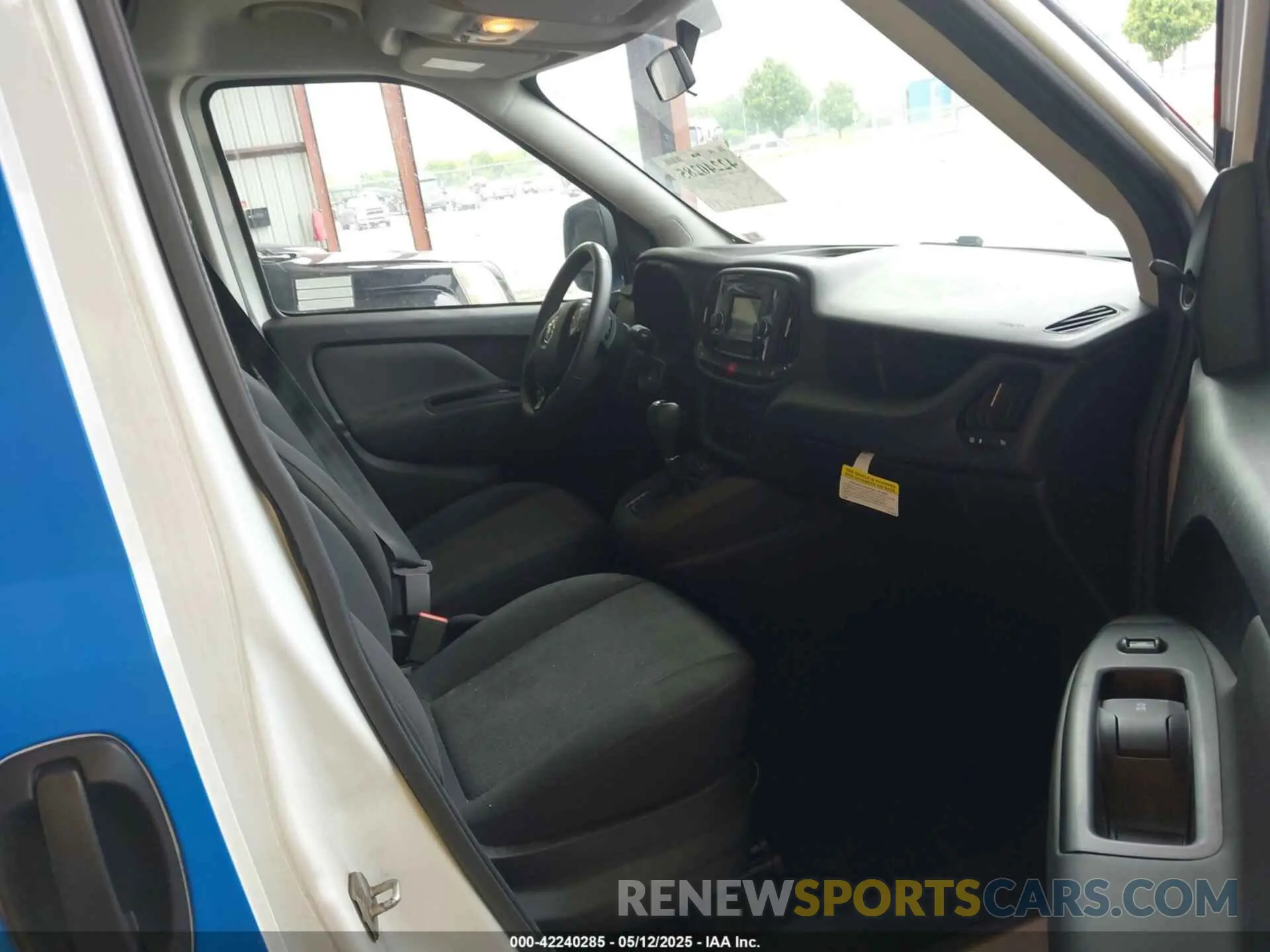 5 fotografías del automóvil dañado ZFBHRFAB6N6Y41453 RAM PROMASTER CITY 2022