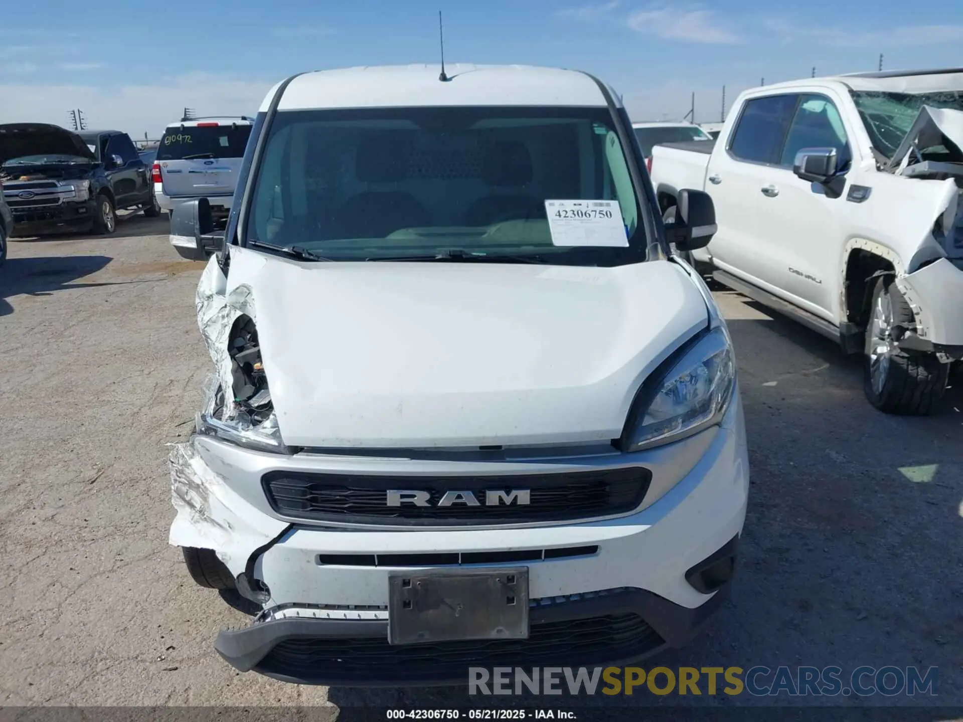 12 fotografías del automóvil dañado ZFBHRFAB7N6Y29442 RAM PROMASTER CITY 2022