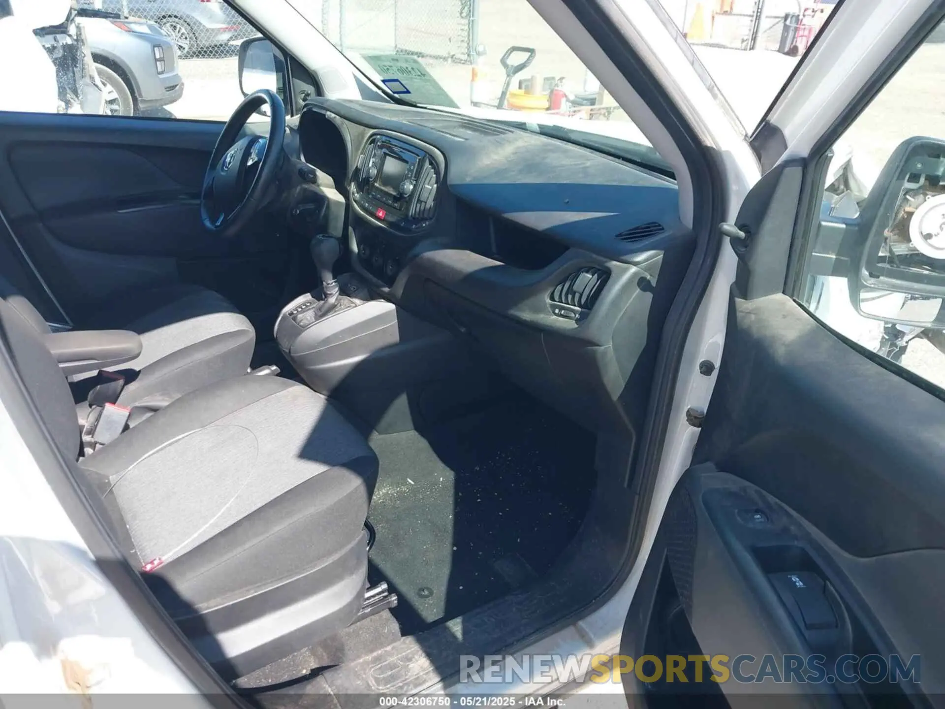 5 fotografías del automóvil dañado ZFBHRFAB7N6Y29442 RAM PROMASTER CITY 2022