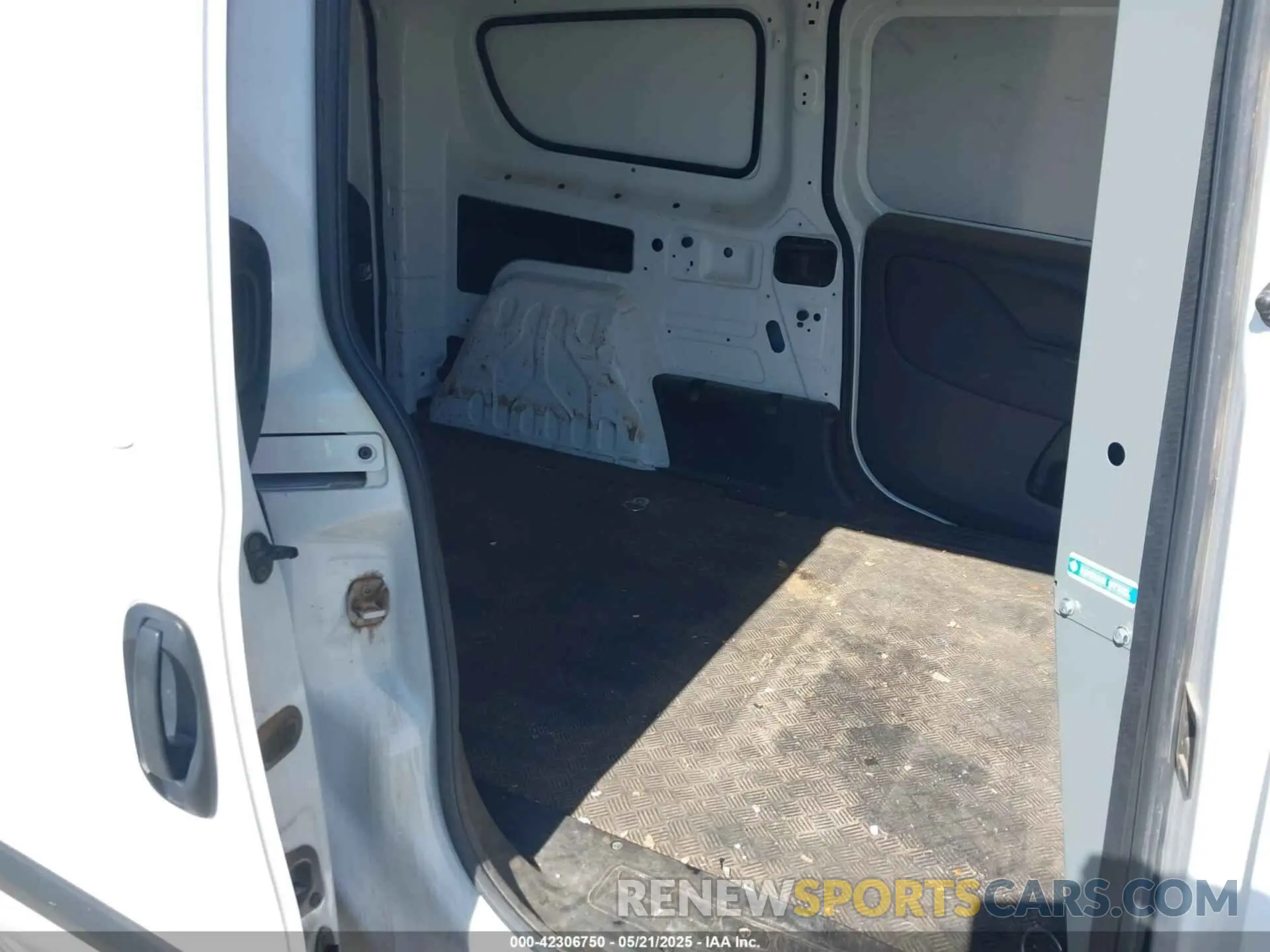 8 fotografías del automóvil dañado ZFBHRFAB7N6Y29442 RAM PROMASTER CITY 2022