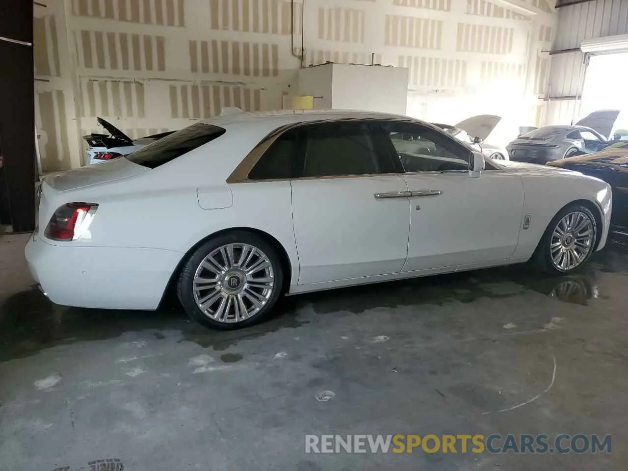 3 fotografías del automóvil dañado SCATV0C01MU204838 ROLLS-ROYCE ALL MODELS 2021