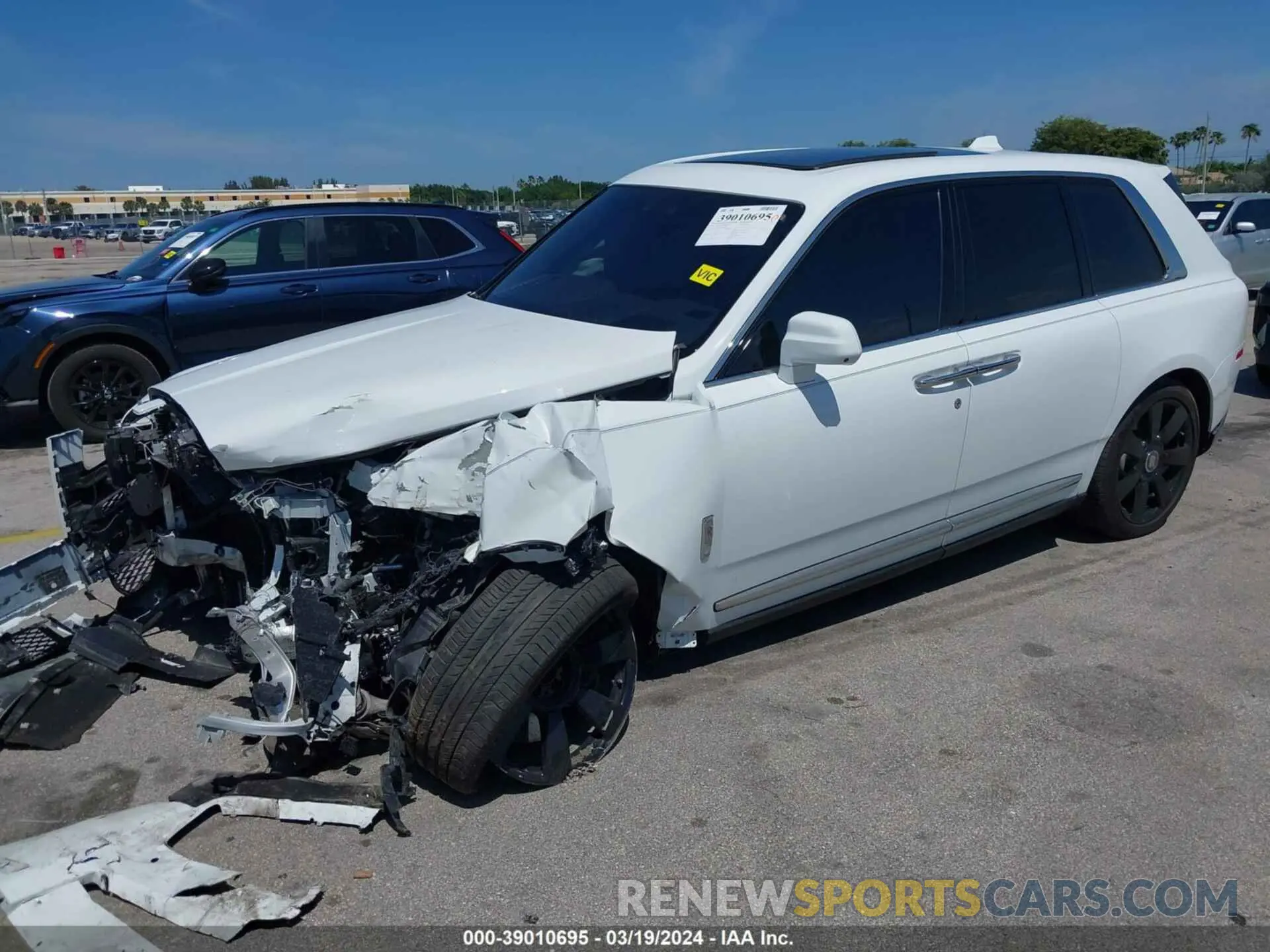 2 fotografías del automóvil dañado SLA689X57KU114265 ROLLS-ROYCE CULLINAN 2019
