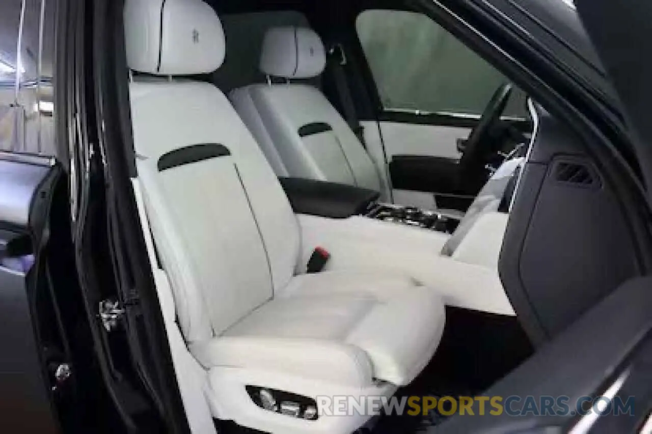 5 fotografías del automóvil dañado SLATV4C0XLU201XXX ROLLS-ROYCE CULLINAN 2020