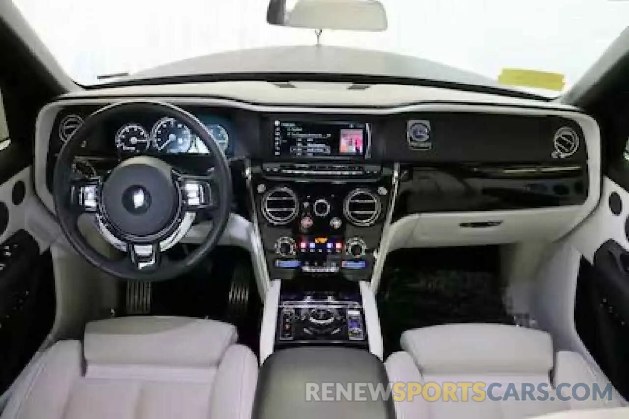 9 fotografías del automóvil dañado SLATV4C0XLU201XXX ROLLS-ROYCE CULLINAN 2020