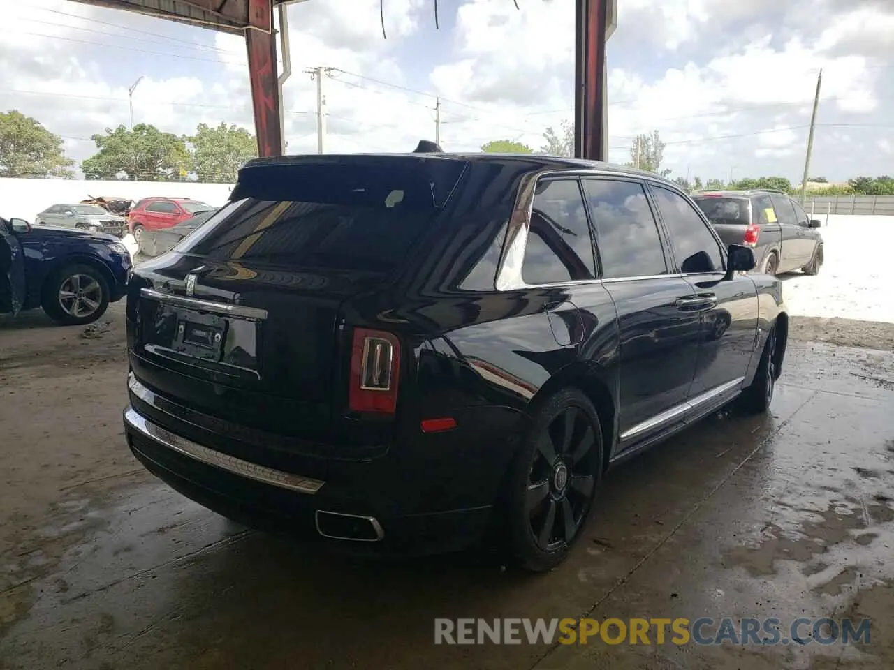 4 fotografías del automóvil dañado SLATV4C06MU205118 ROLLS-ROYCE CULLINAN 2021