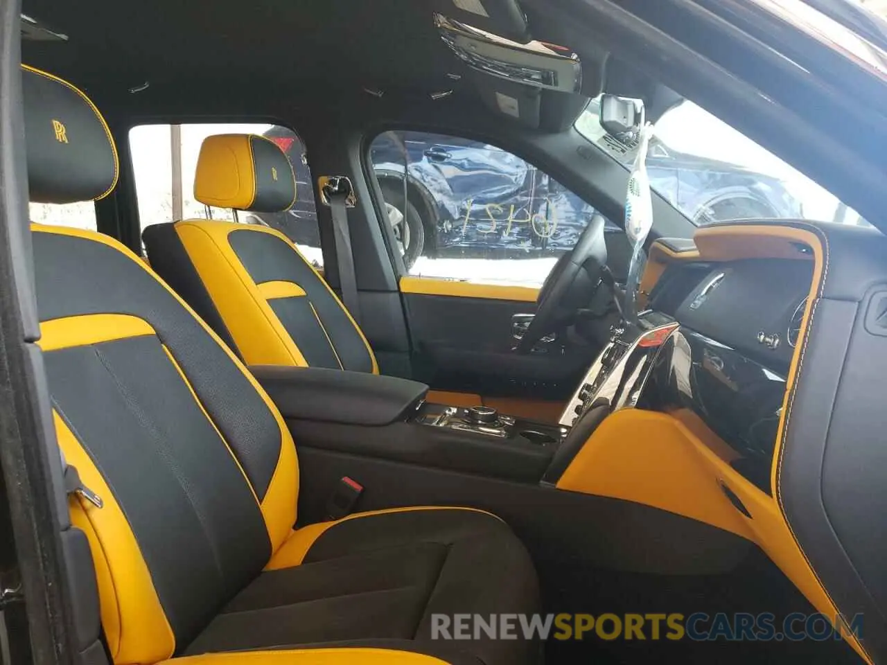 5 fotografías del automóvil dañado SLATV4C06MU205118 ROLLS-ROYCE CULLINAN 2021