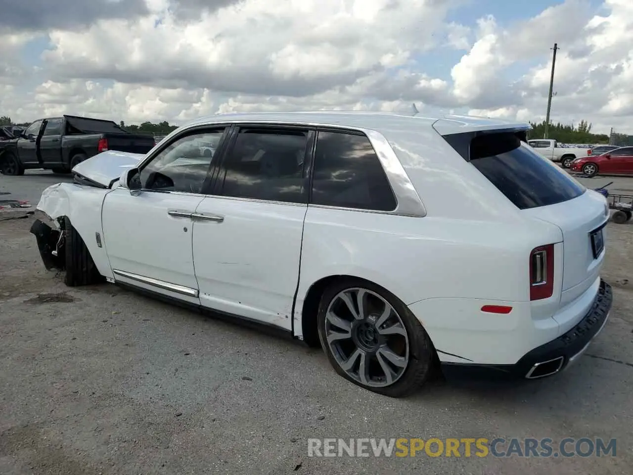 2 fotografías del automóvil dañado SLATV4C09NU210833 ROLLS-ROYCE CULLINAN 2022
