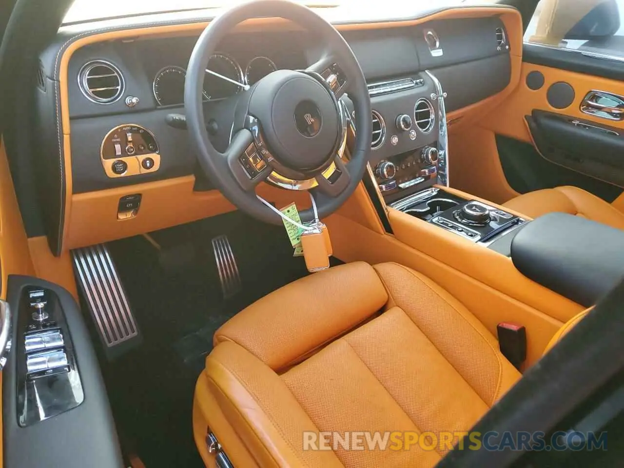 8 fotografías del automóvil dañado SLATV4C01PU217942 ROLLS-ROYCE CULLINAN 2023