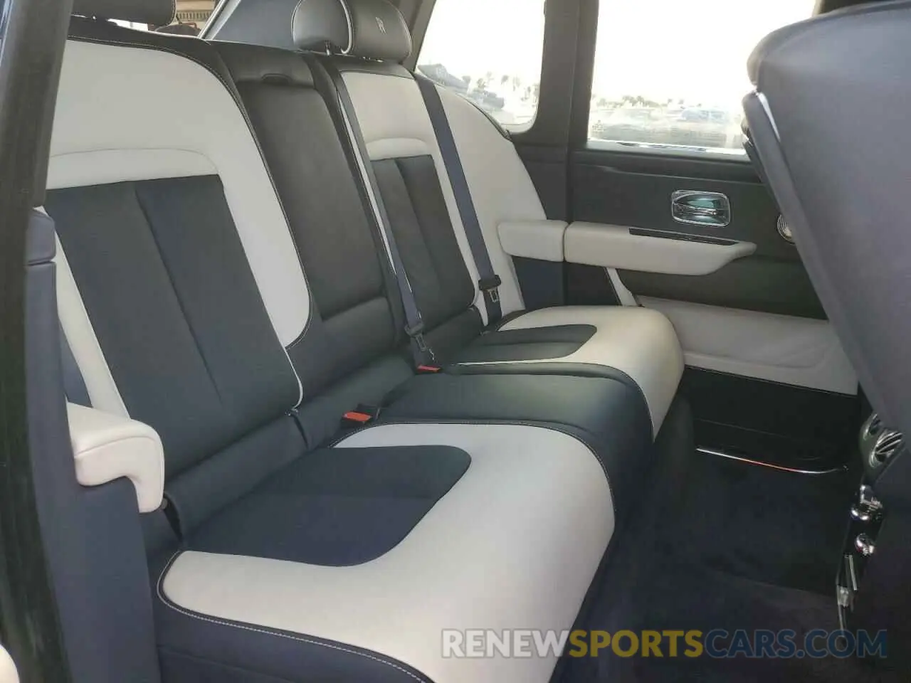11 fotografías del automóvil dañado SLATV4C05PU219564 ROLLS-ROYCE CULLINAN 2023