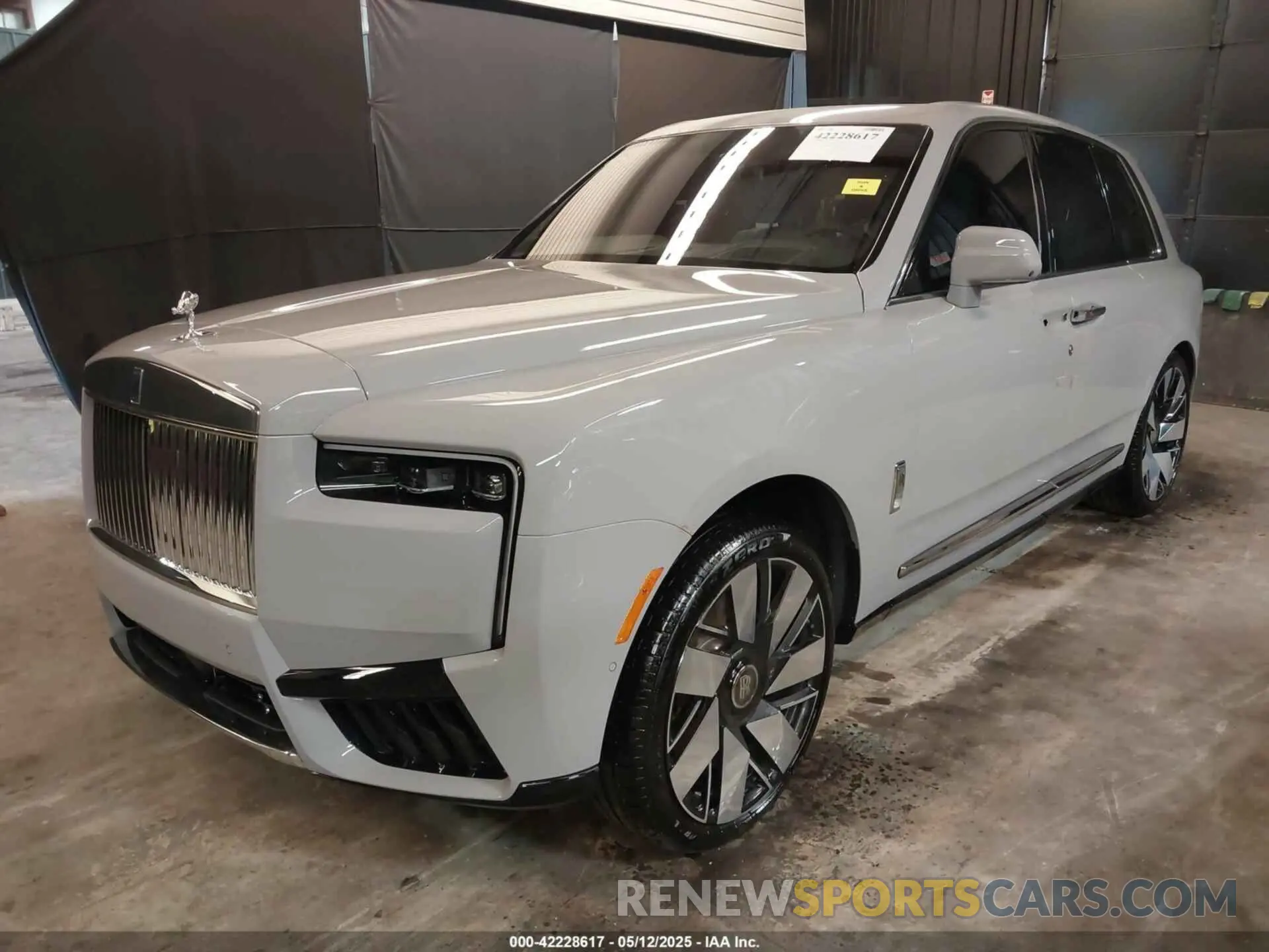 2 fotografías del automóvil dañado SLA13HA02SU227945 ROLLS-ROYCE CULLINAN 2025