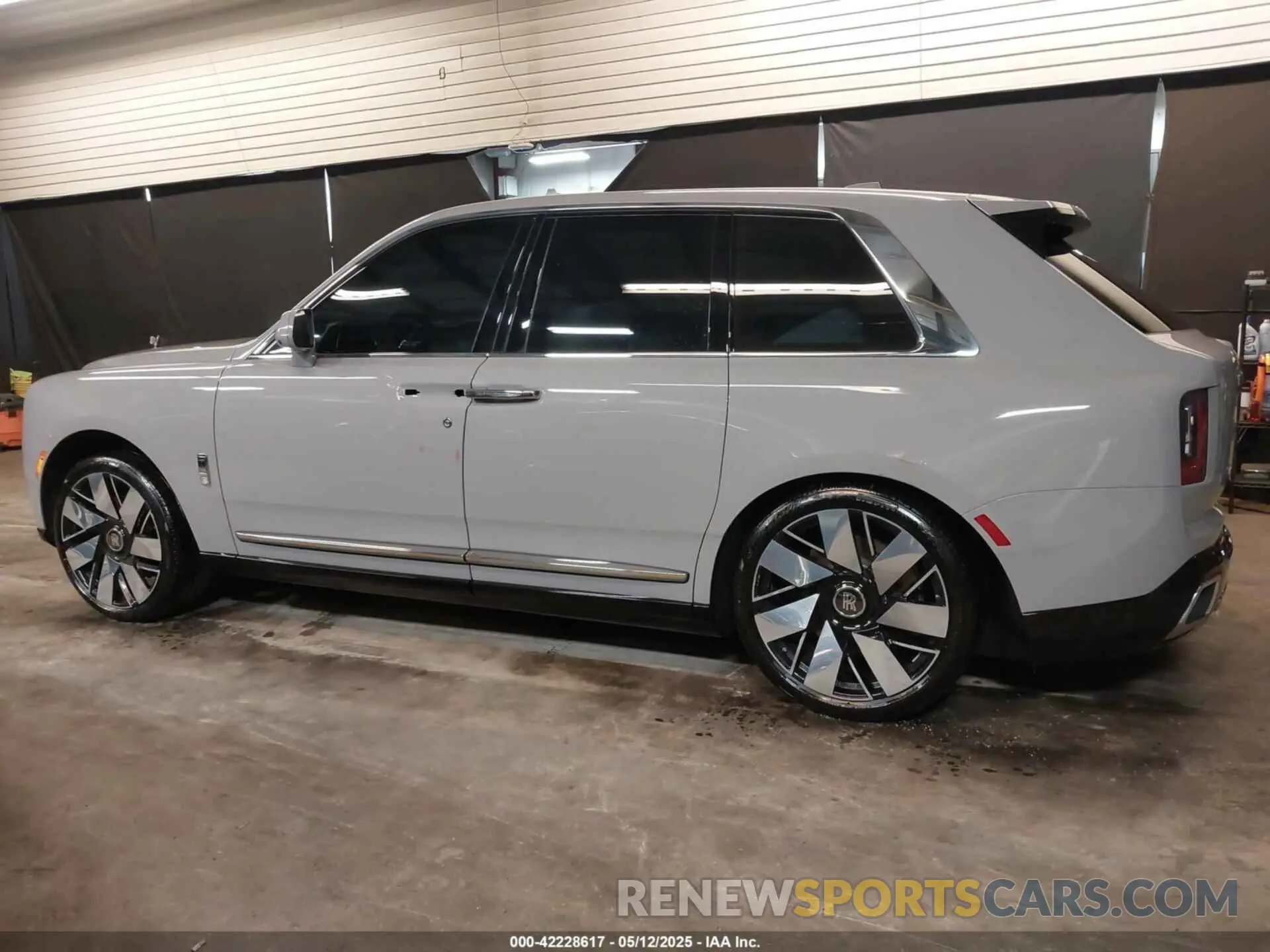 6 fotografías del automóvil dañado SLA13HA02SU227945 ROLLS-ROYCE CULLINAN 2025