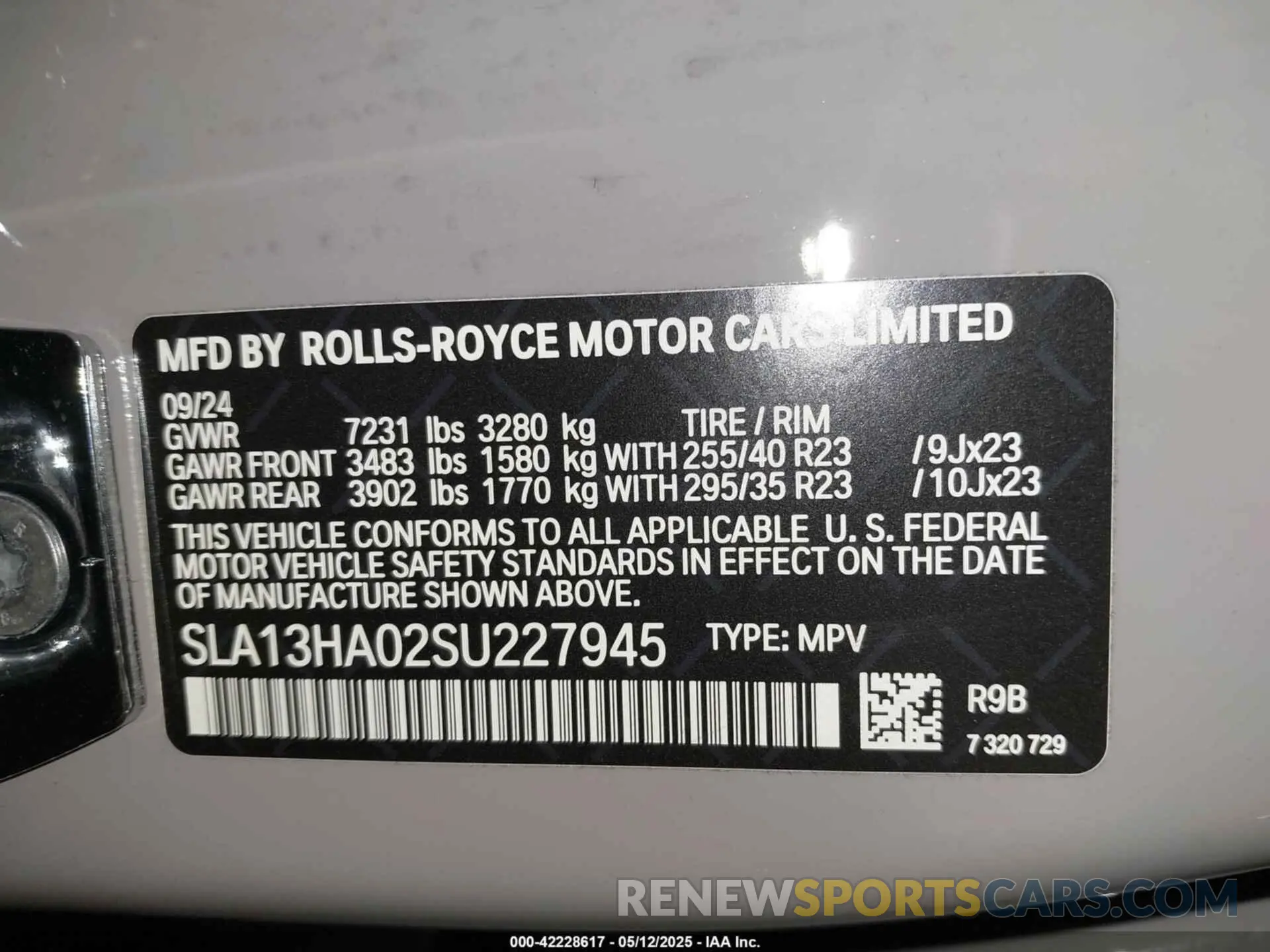 9 fotografías del automóvil dañado SLA13HA02SU227945 ROLLS-ROYCE CULLINAN 2025