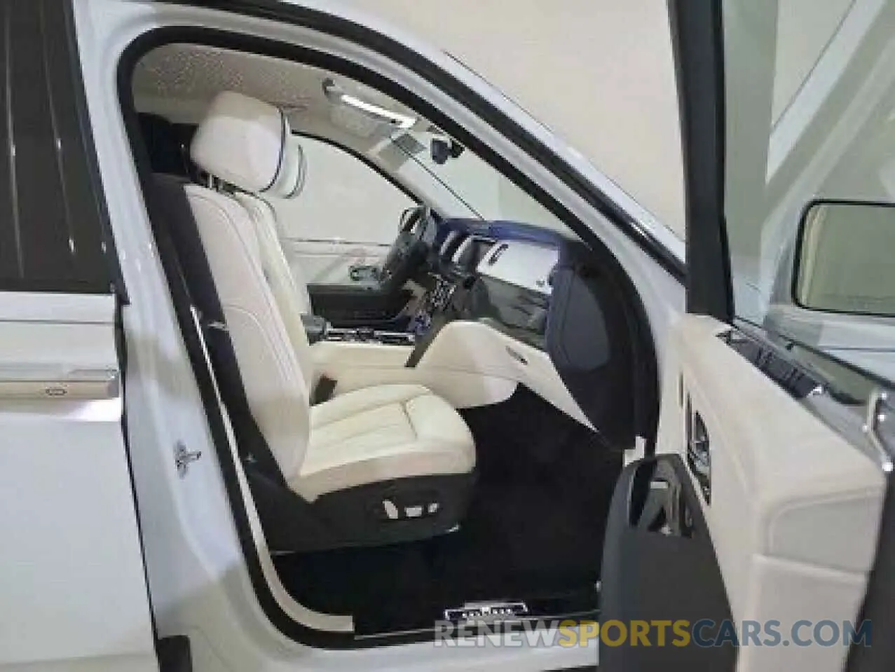 5 fotografías del automóvil dañado SLATV8C0XMU204XXX ROLLS-ROYCE CULLINAN B 2021