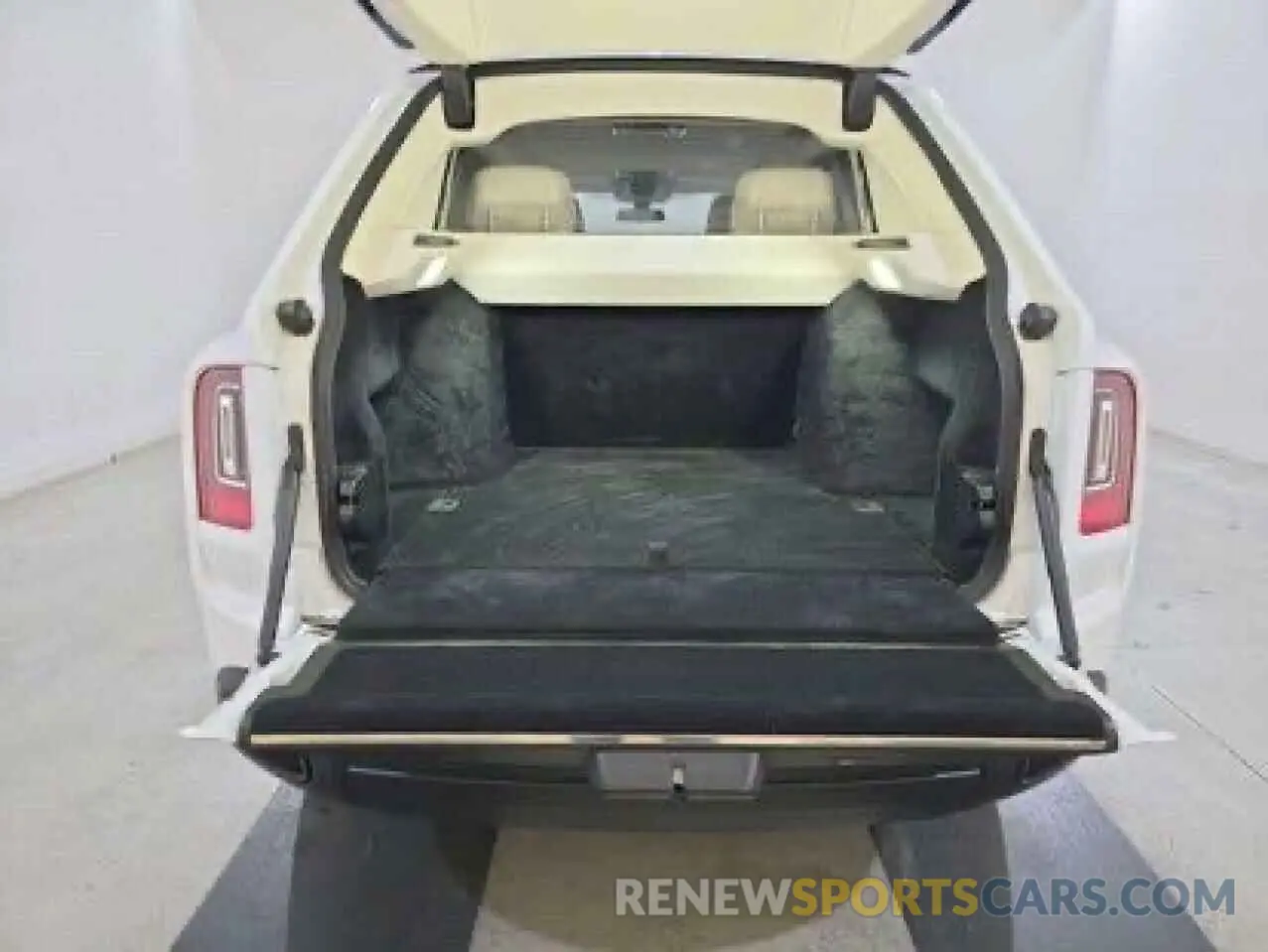 7 fotografías del automóvil dañado SLATV8C0XMU204XXX ROLLS-ROYCE CULLINAN B 2021