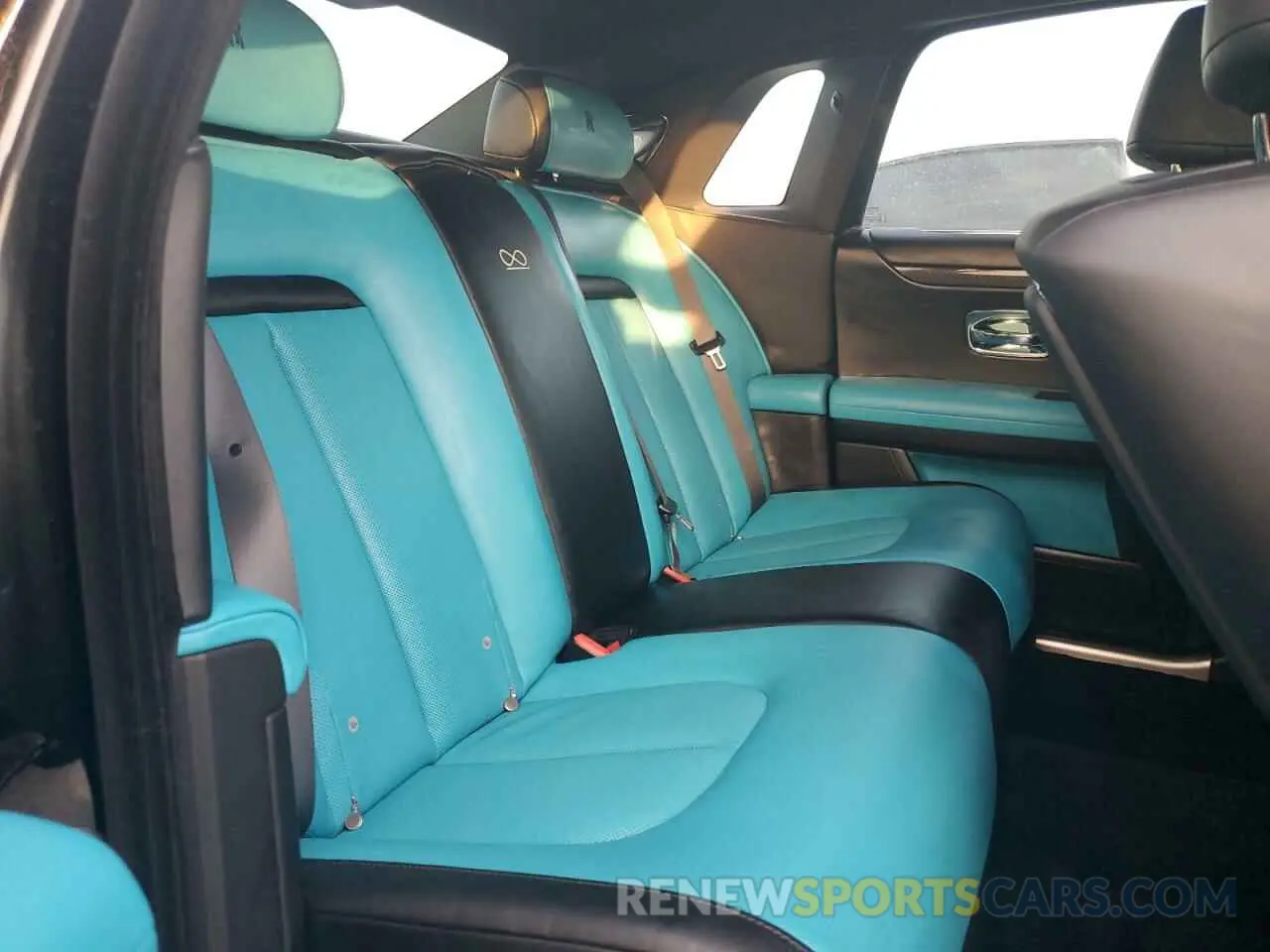 10 fotografías del automóvil dañado SCATD6C07RU221429 ROLLS-ROYCE GHOST 2024