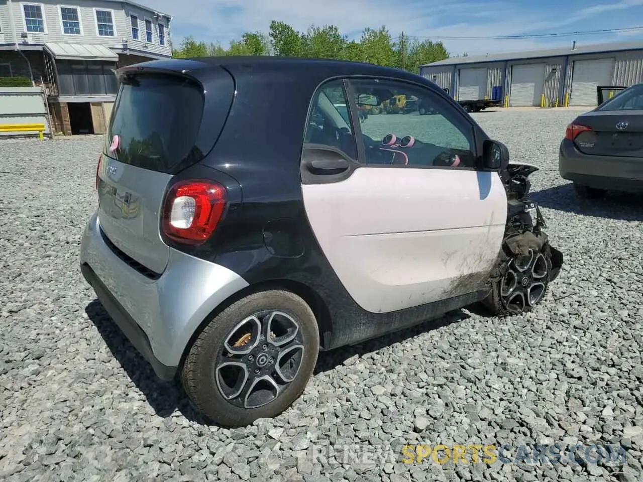 3 fotografías del automóvil dañado WMEFJ9BAXKK359995 SMART FORTWO 2019