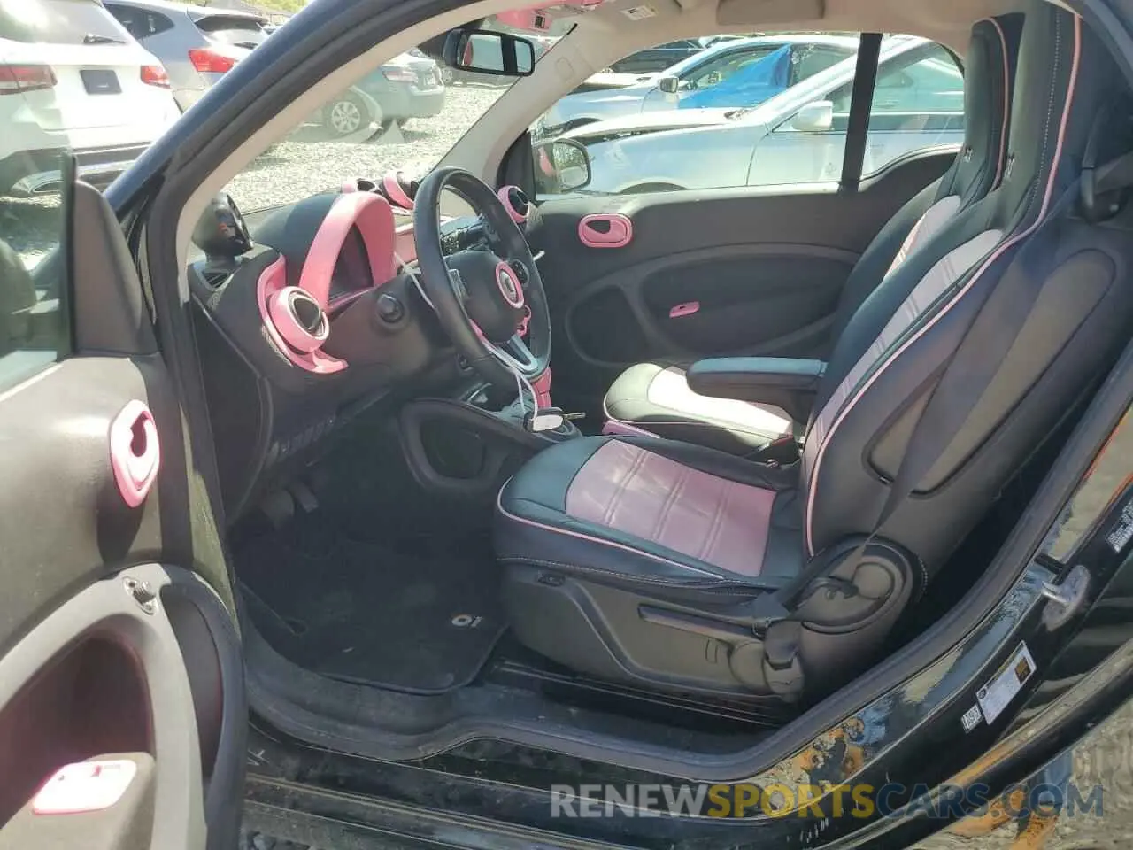 7 fotografías del automóvil dañado WMEFJ9BAXKK359995 SMART FORTWO 2019