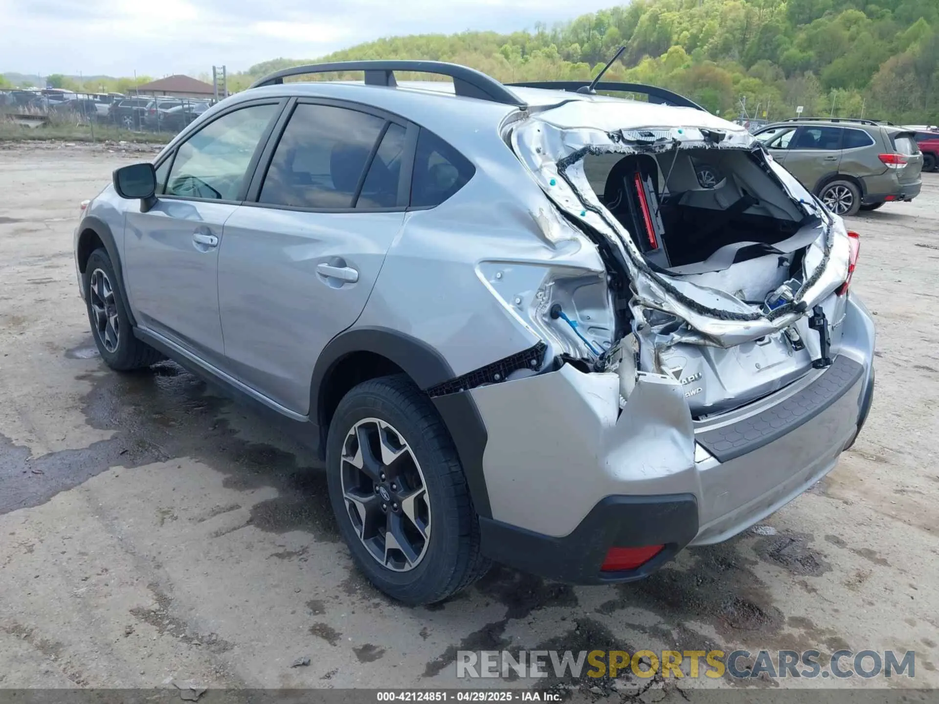 3 fotografías del automóvil dañado JF2GTABC3K8220161 SUBARU CROSSTREK 2019