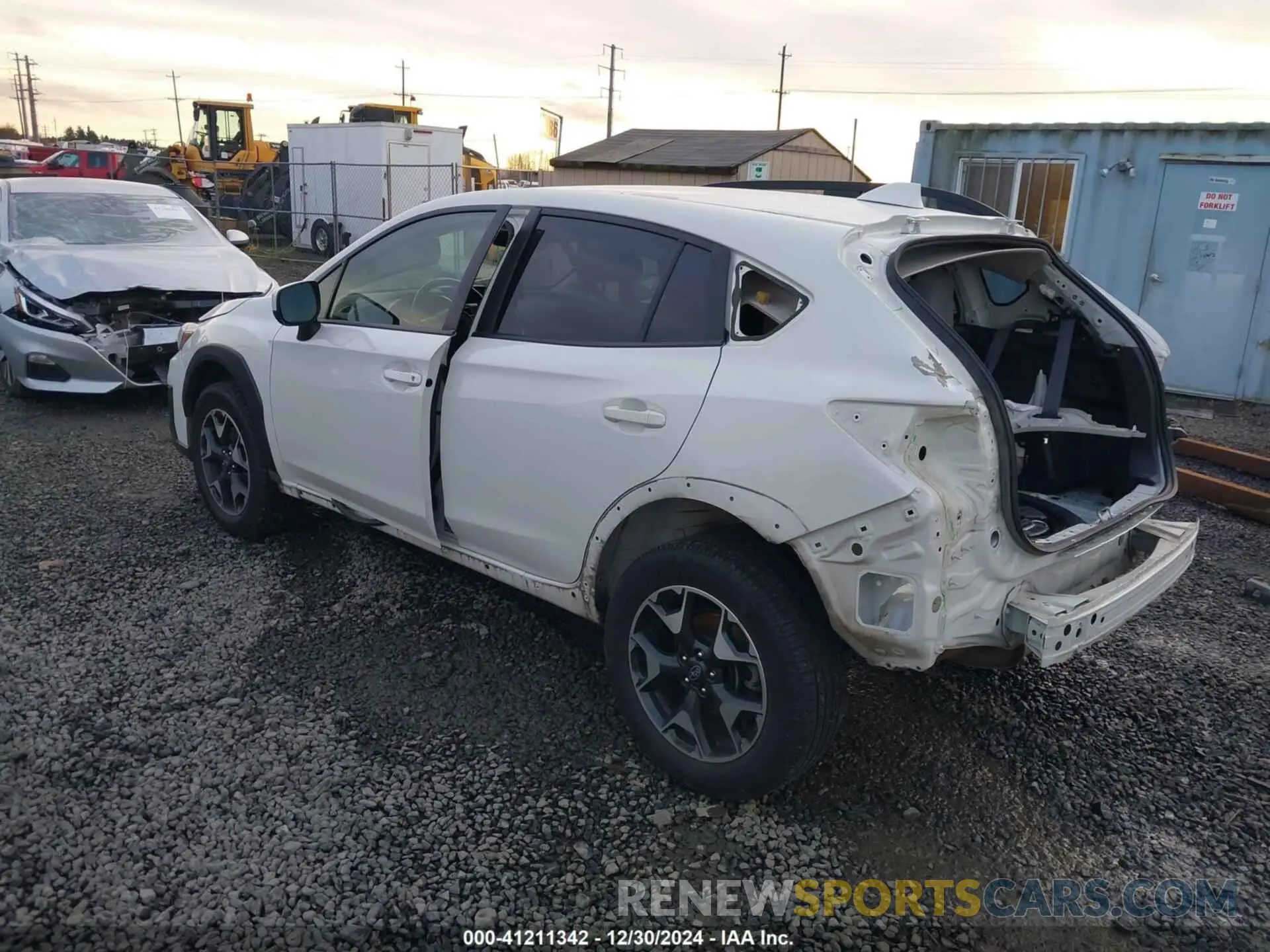 3 fotografías del automóvil dañado JF2GTAPC1L8243478 SUBARU CROSSTREK 2020