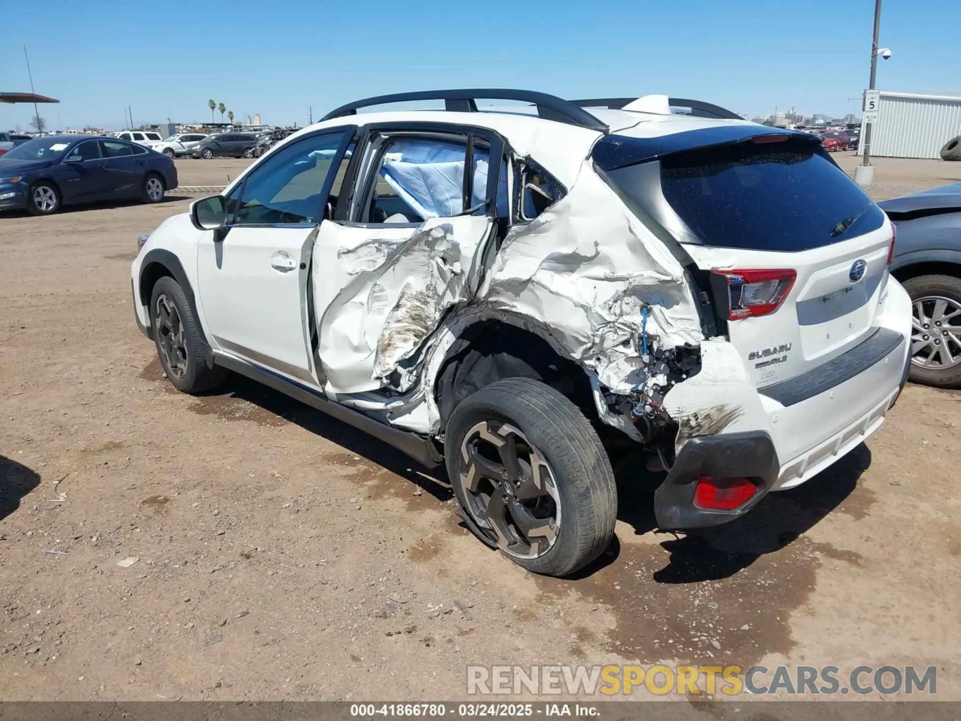 3 fotografías del automóvil dañado JF2GTHNC5N8272822 SUBARU CROSSTREK 2022