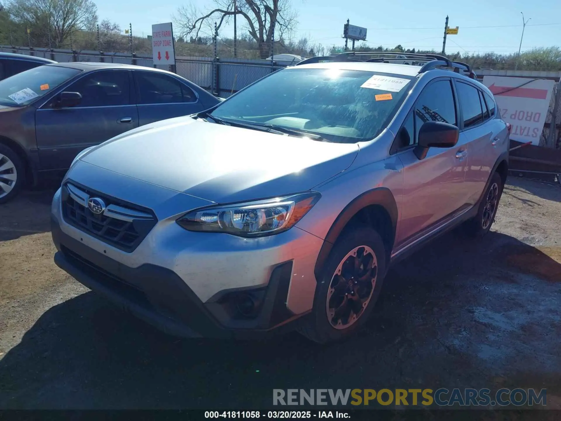 2 fotografías del automóvil dañado JF2GTABCXP8220620 SUBARU CROSSTREK 2023