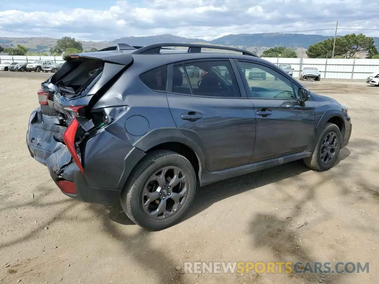 3 fotografías del automóvil dañado JF2GTHRC2PH260933 SUBARU CROSSTREK 2023