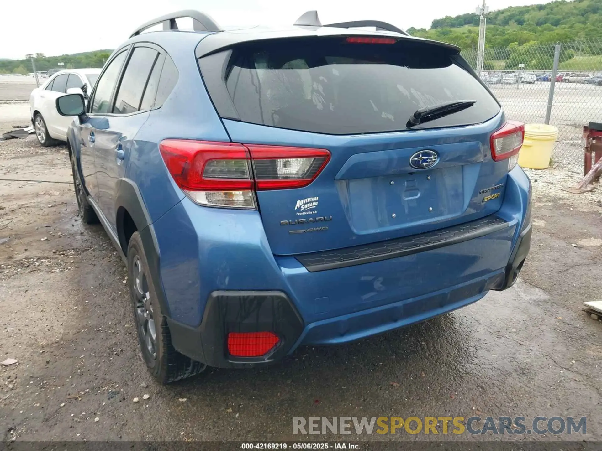 3 fotografías del automóvil dañado JF2GTHRC3PH201728 SUBARU CROSSTREK 2023