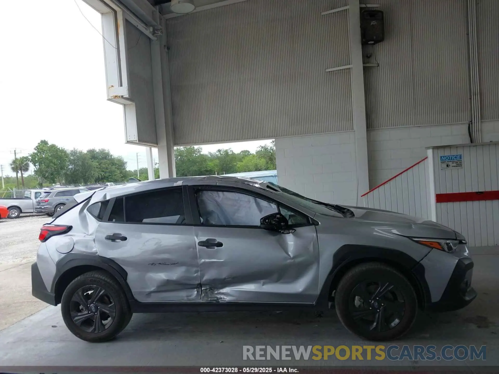12 fotografías del automóvil dañado JF2GUABC9R8307022 SUBARU CROSSTREK 2024
