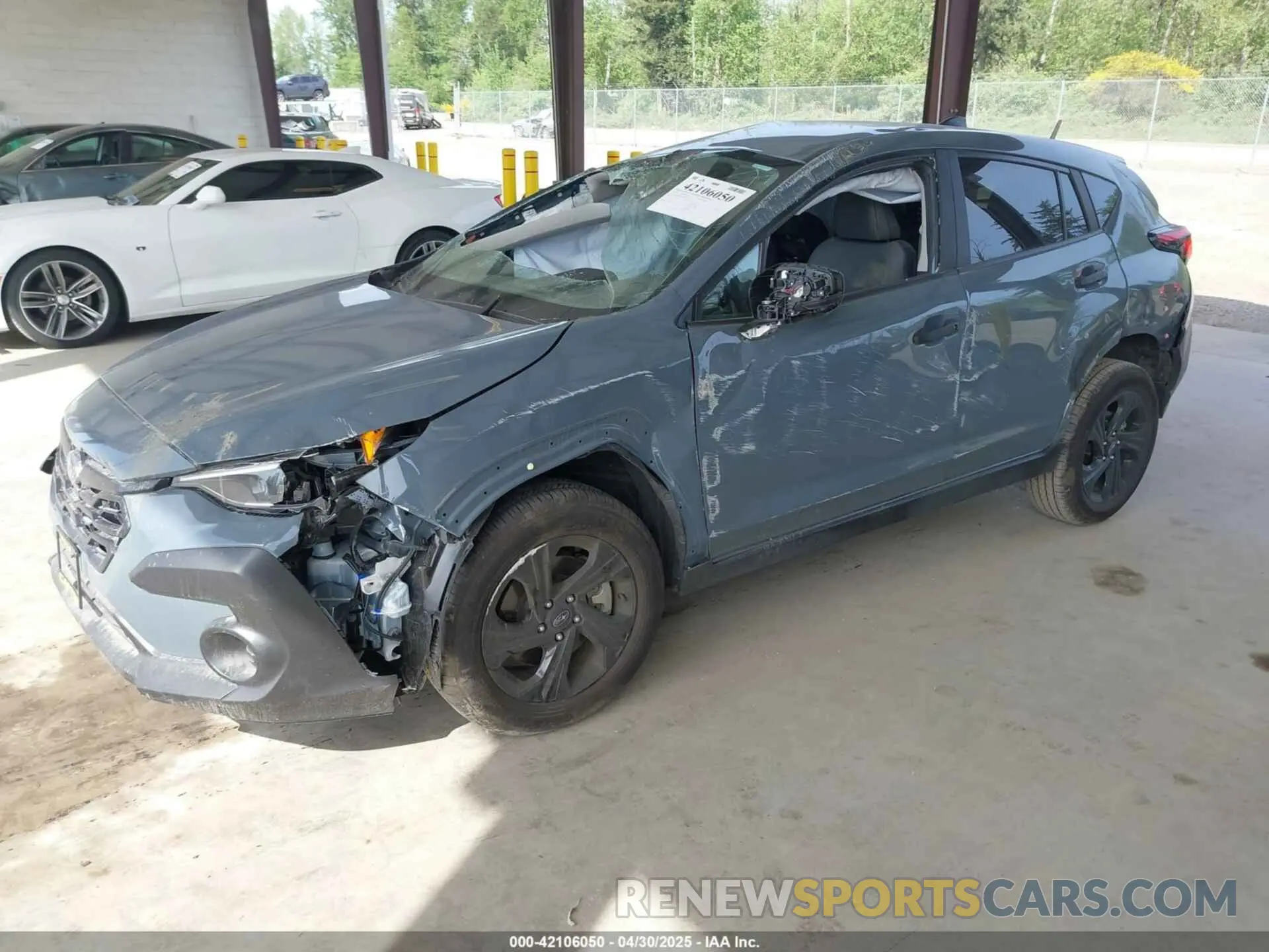 2 fotografías del automóvil dañado JF2GUABCXRH396891 SUBARU CROSSTREK 2024
