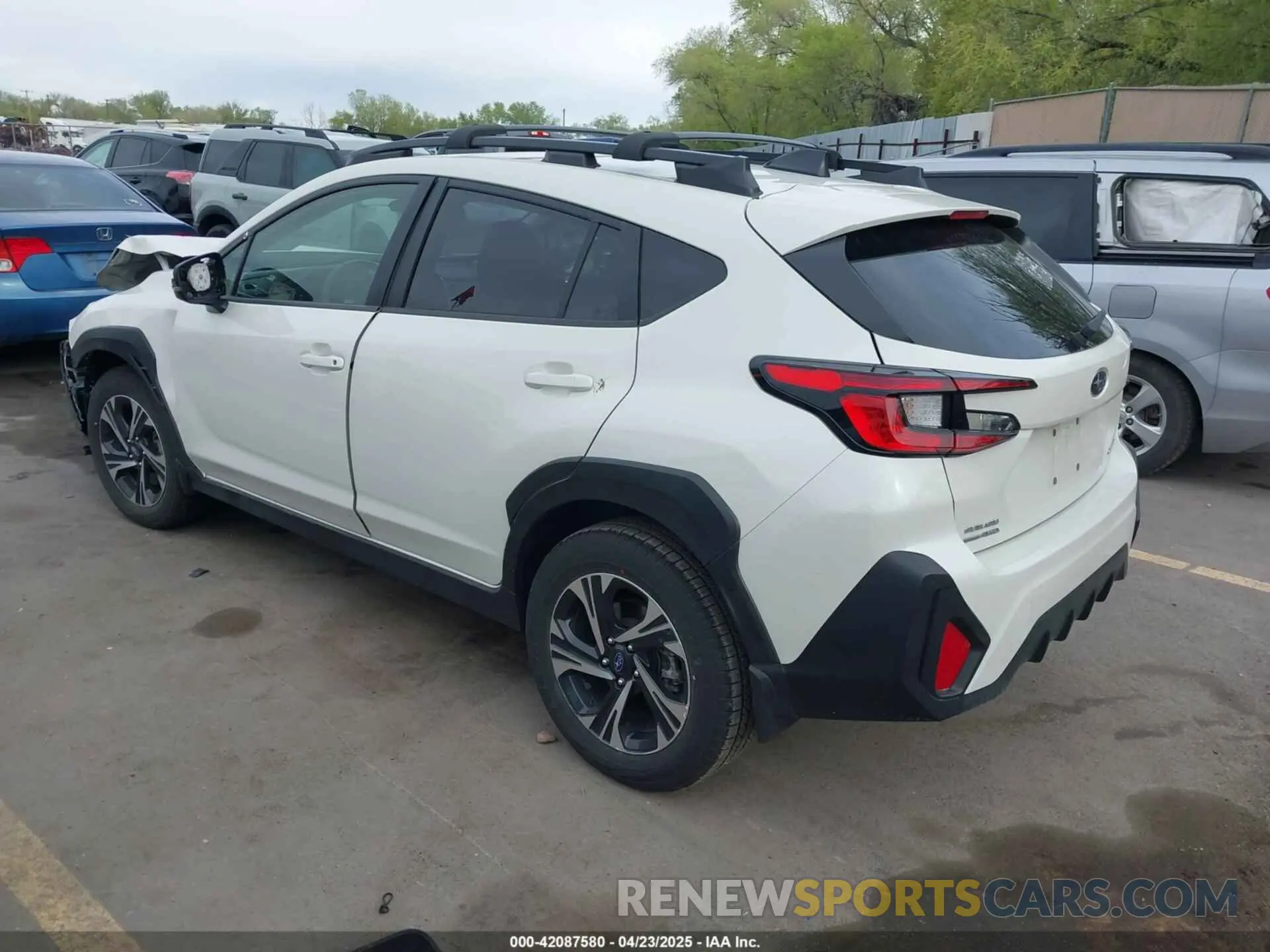 3 fotografías del automóvil dañado JF2GUADC0R8302580 SUBARU CROSSTREK 2024
