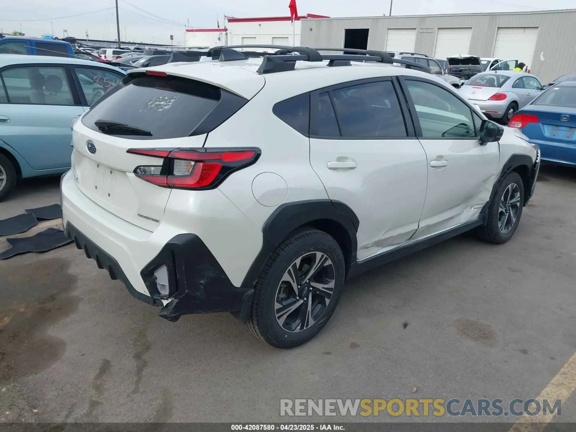 4 fotografías del automóvil dañado JF2GUADC0R8302580 SUBARU CROSSTREK 2024