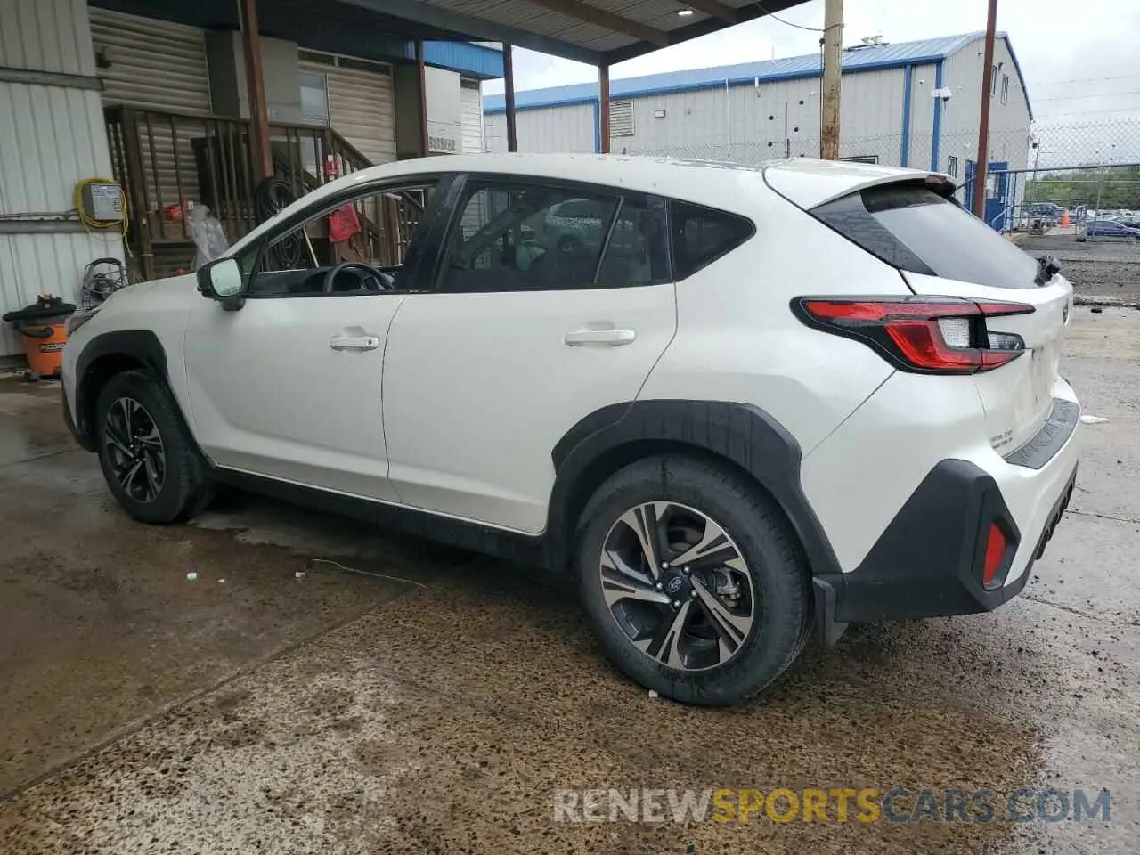 2 fotografías del automóvil dañado JF2GUADC4R8266800 SUBARU CROSSTREK 2024