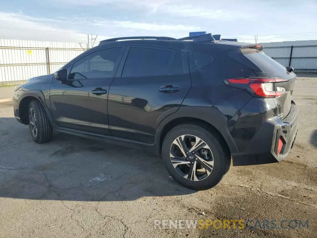 2 fotografías del automóvil dañado JF2GUADC8R8295183 SUBARU CROSSTREK 2024