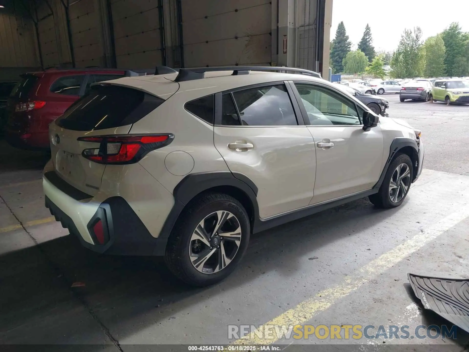 4 fotografías del automóvil dañado JF2GUADCXR8393292 SUBARU CROSSTREK 2024