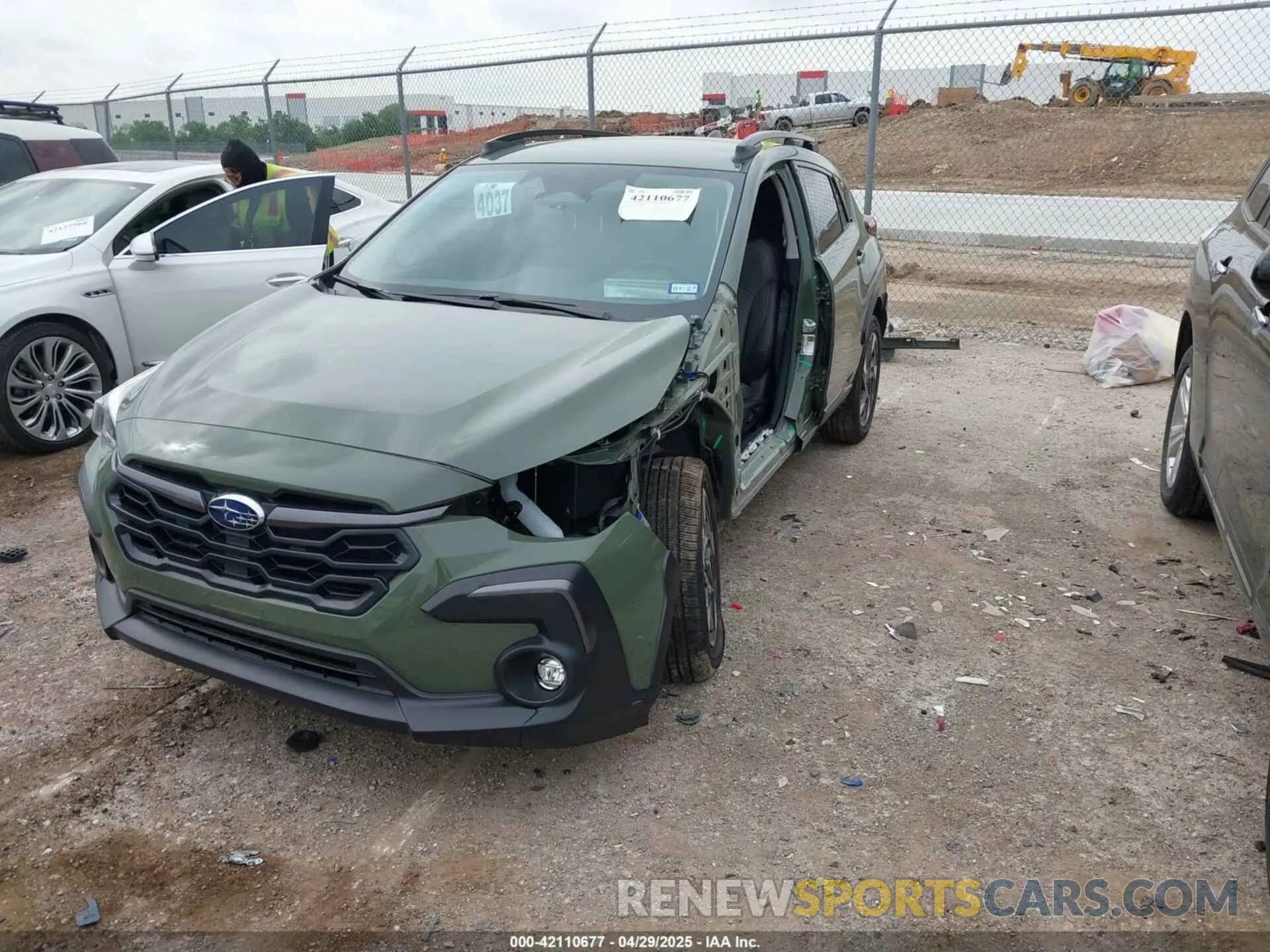 2 fotografías del automóvil dañado 4S4GUHL61S3702682 SUBARU CROSSTREK 2025