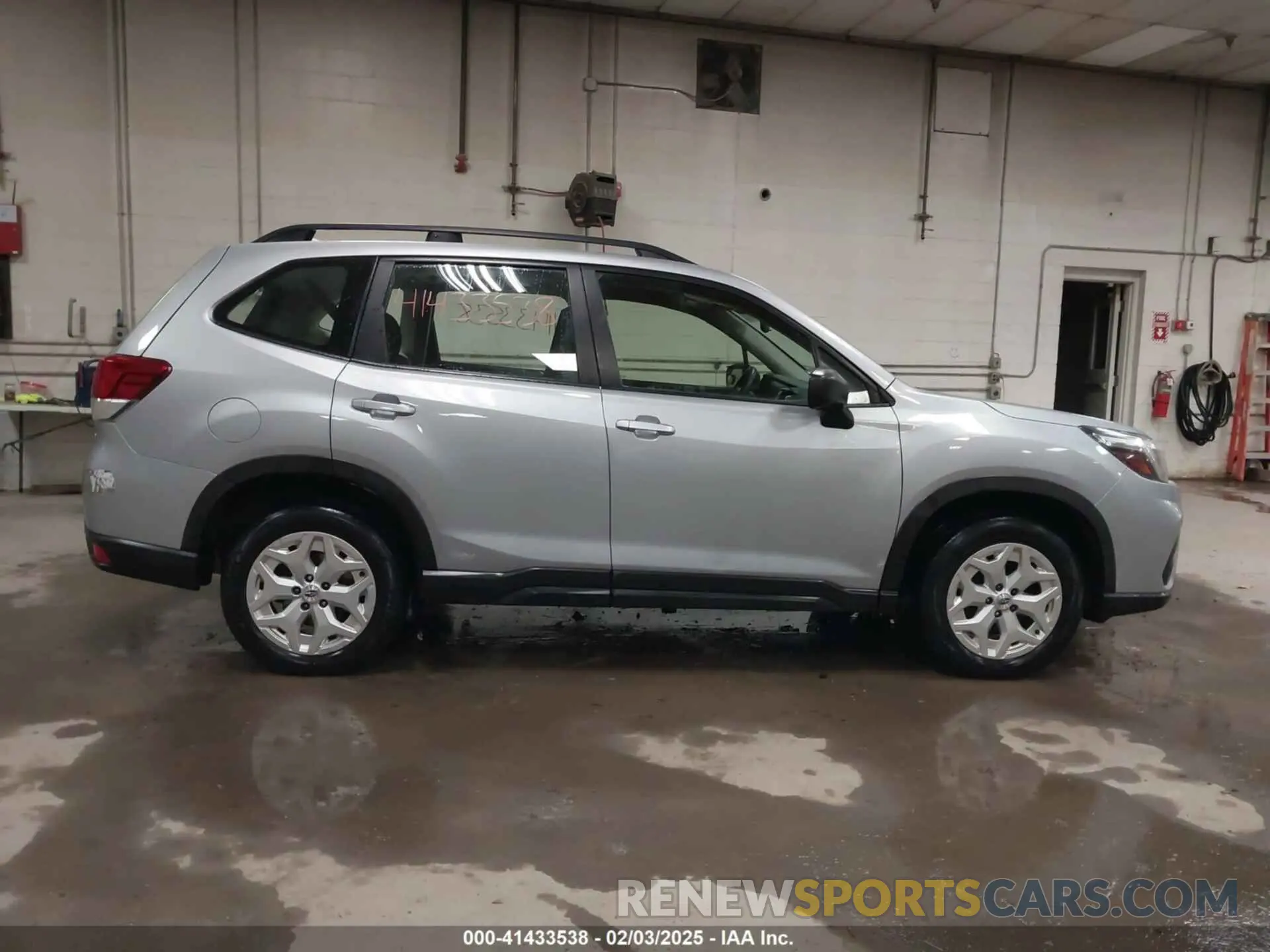 13 fotografías del automóvil dañado JF2SKACC1KH567791 SUBARU FORESTER 2019