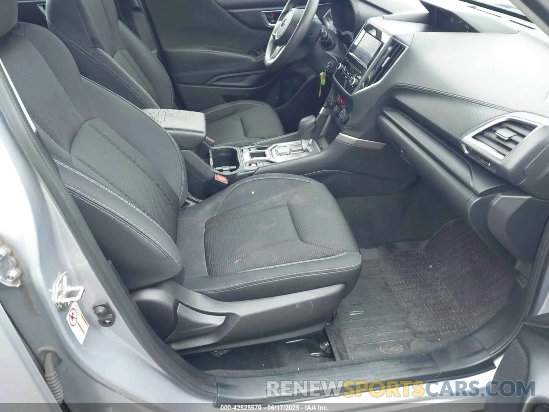 5 fotografías del automóvil dañado JF2SKACCXKH480486 SUBARU FORESTER 2019