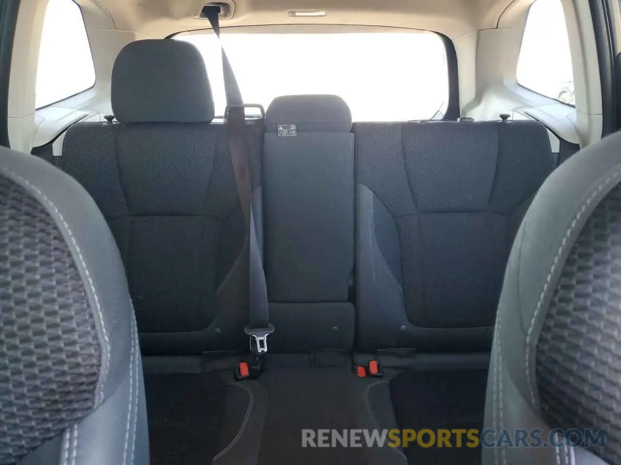 10 fotografías del automóvil dañado JF2SKAEC1KH412042 SUBARU FORESTER 2019