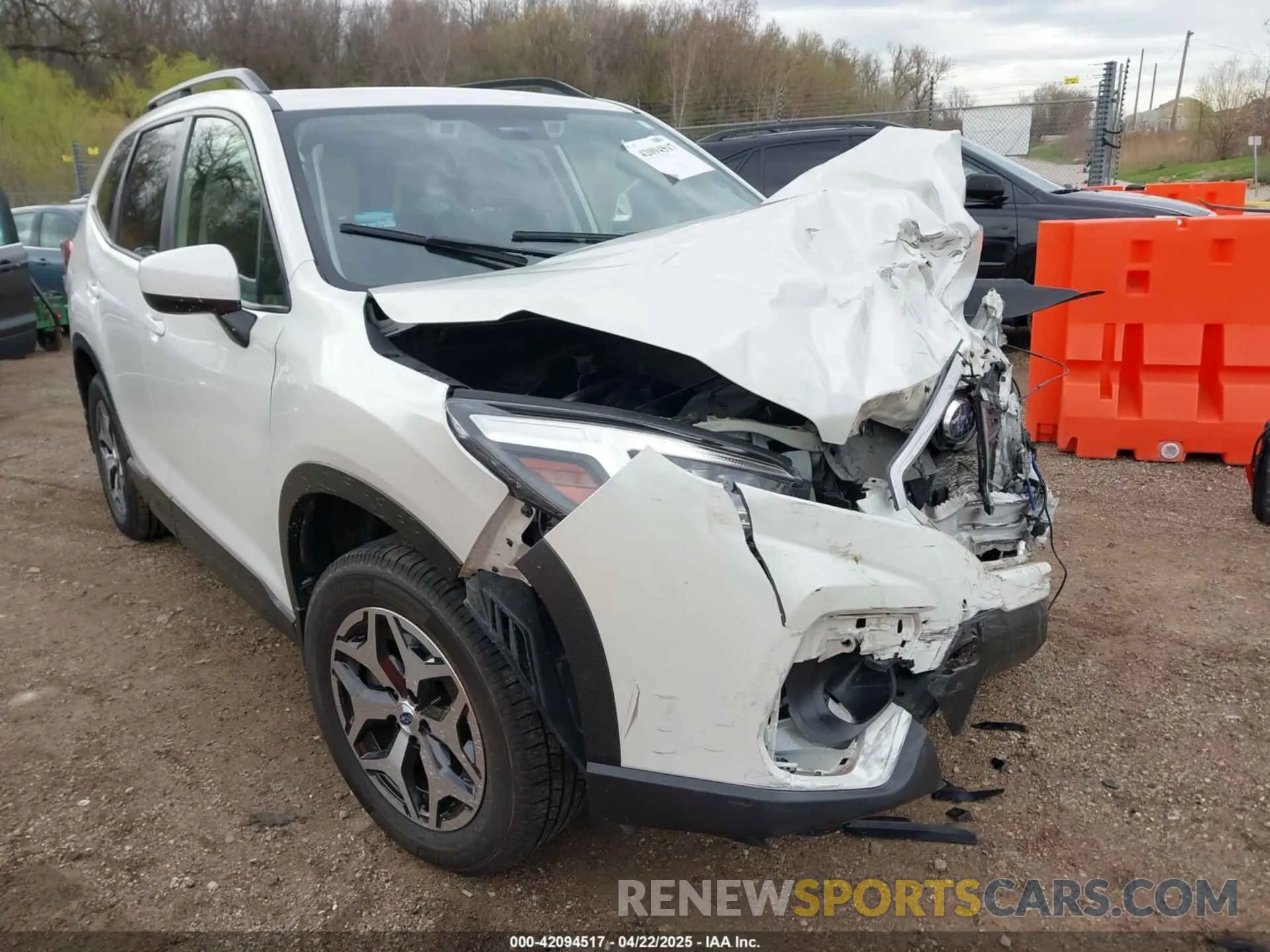 16 fotografías del automóvil dañado JF2SKAEC1KH447633 SUBARU FORESTER 2019