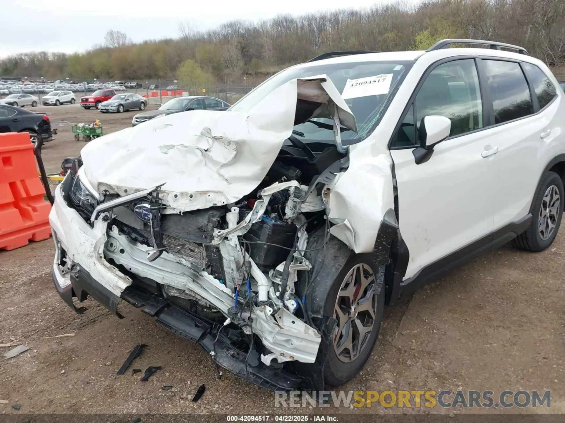 17 fotografías del automóvil dañado JF2SKAEC1KH447633 SUBARU FORESTER 2019
