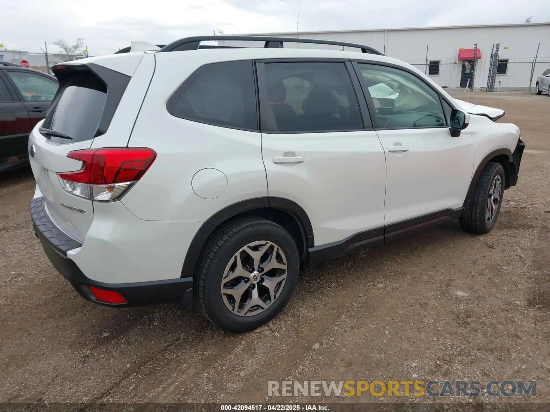 4 fotografías del automóvil dañado JF2SKAEC1KH447633 SUBARU FORESTER 2019