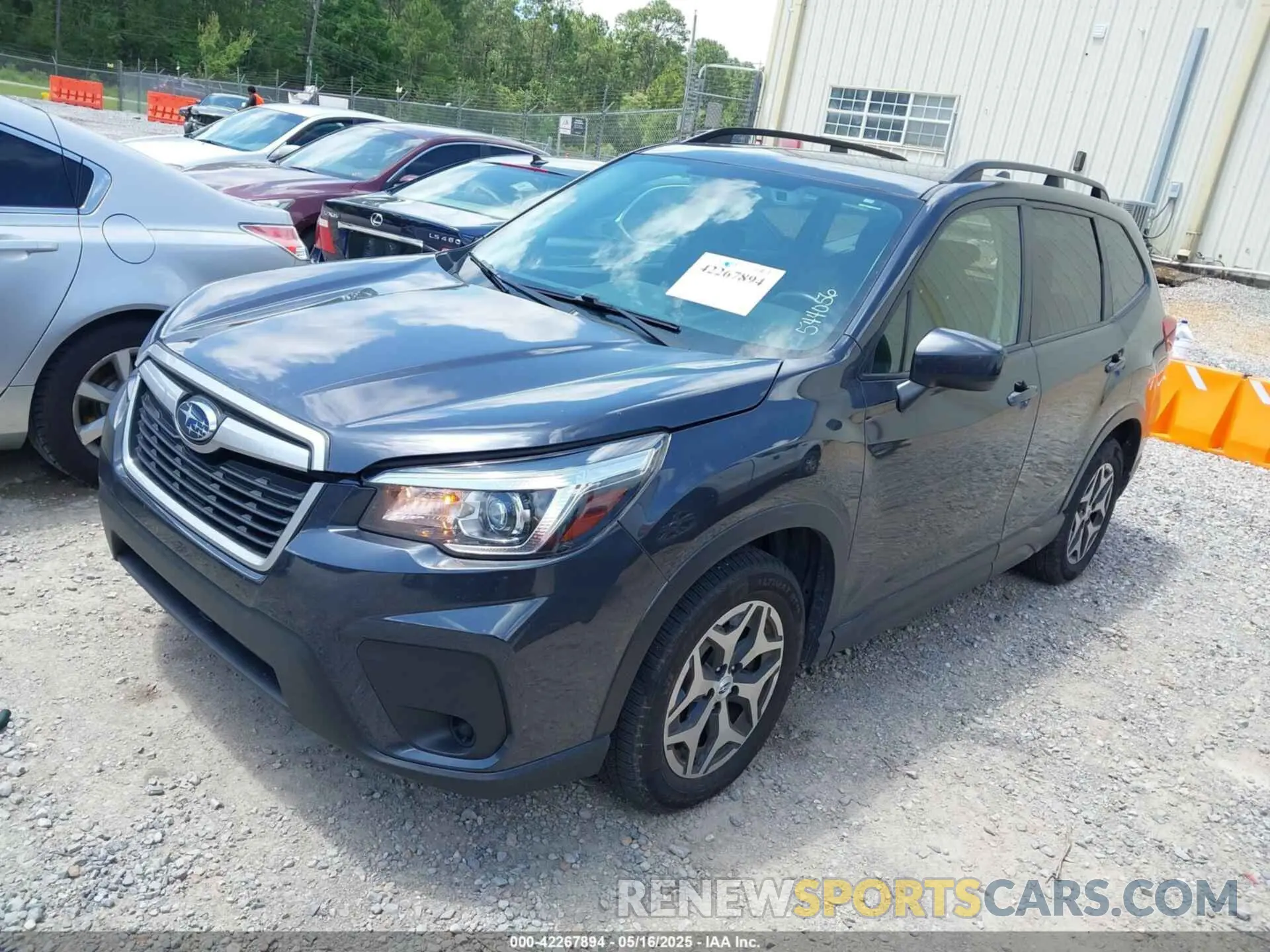 2 fotografías del automóvil dañado JF2SKAEC3KH544056 SUBARU FORESTER 2019