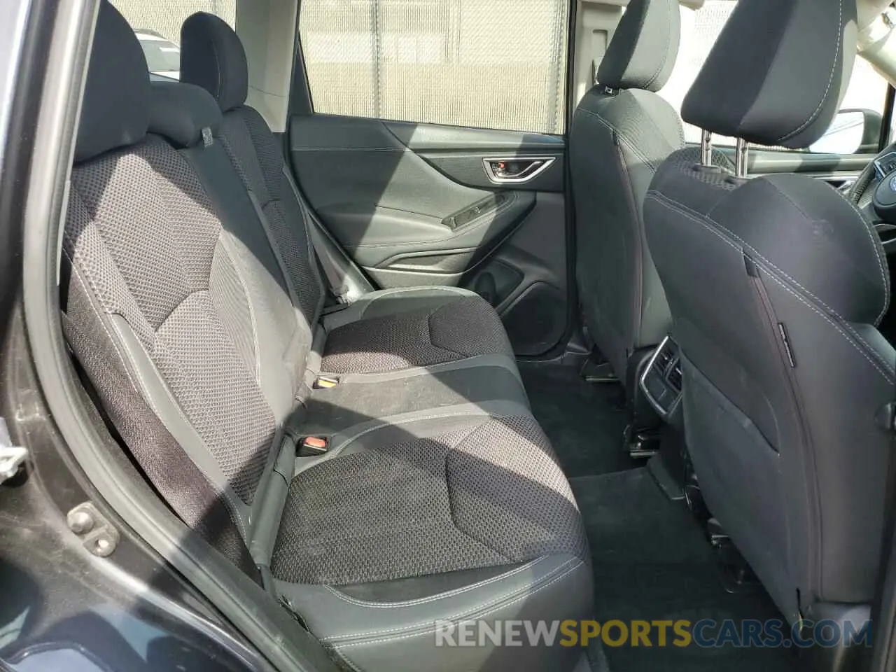 11 fotografías del automóvil dañado JF2SKAEC6KH400971 SUBARU FORESTER 2019