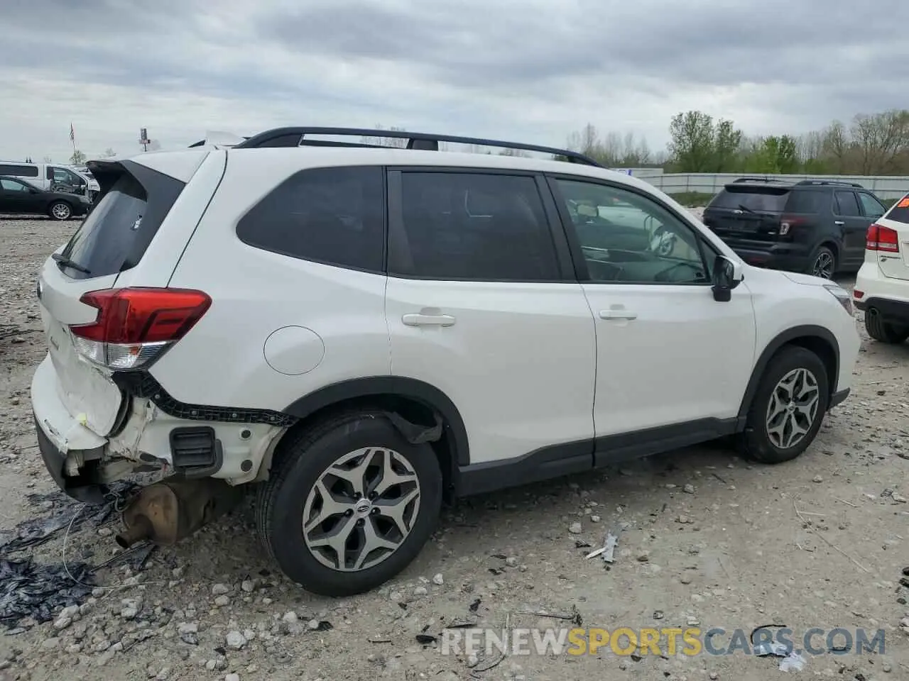3 fotografías del automóvil dañado JF2SKAECXKH487418 SUBARU FORESTER 2019