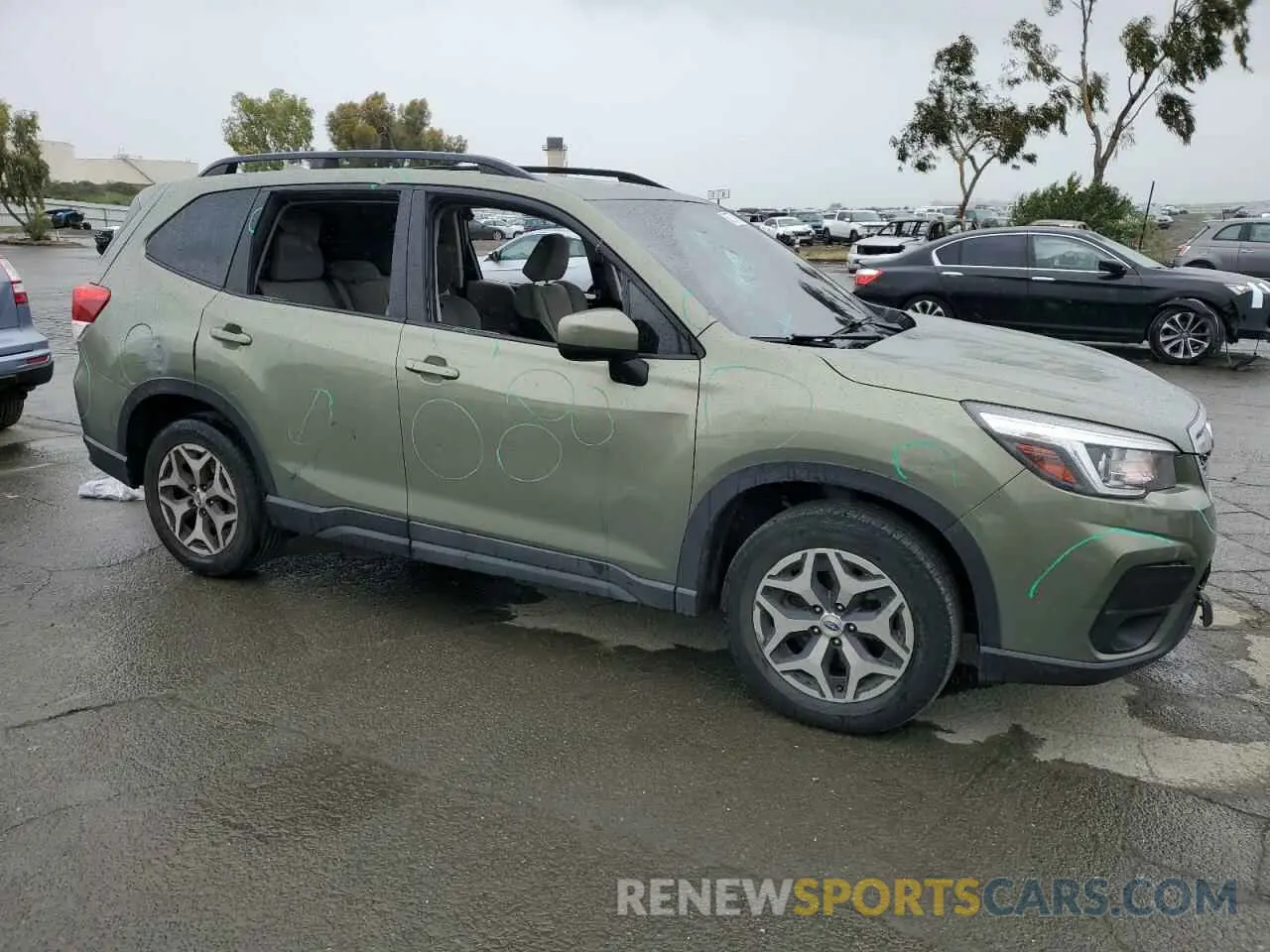 4 fotografías del automóvil dañado JF2SKAGC0KH501355 SUBARU FORESTER 2019