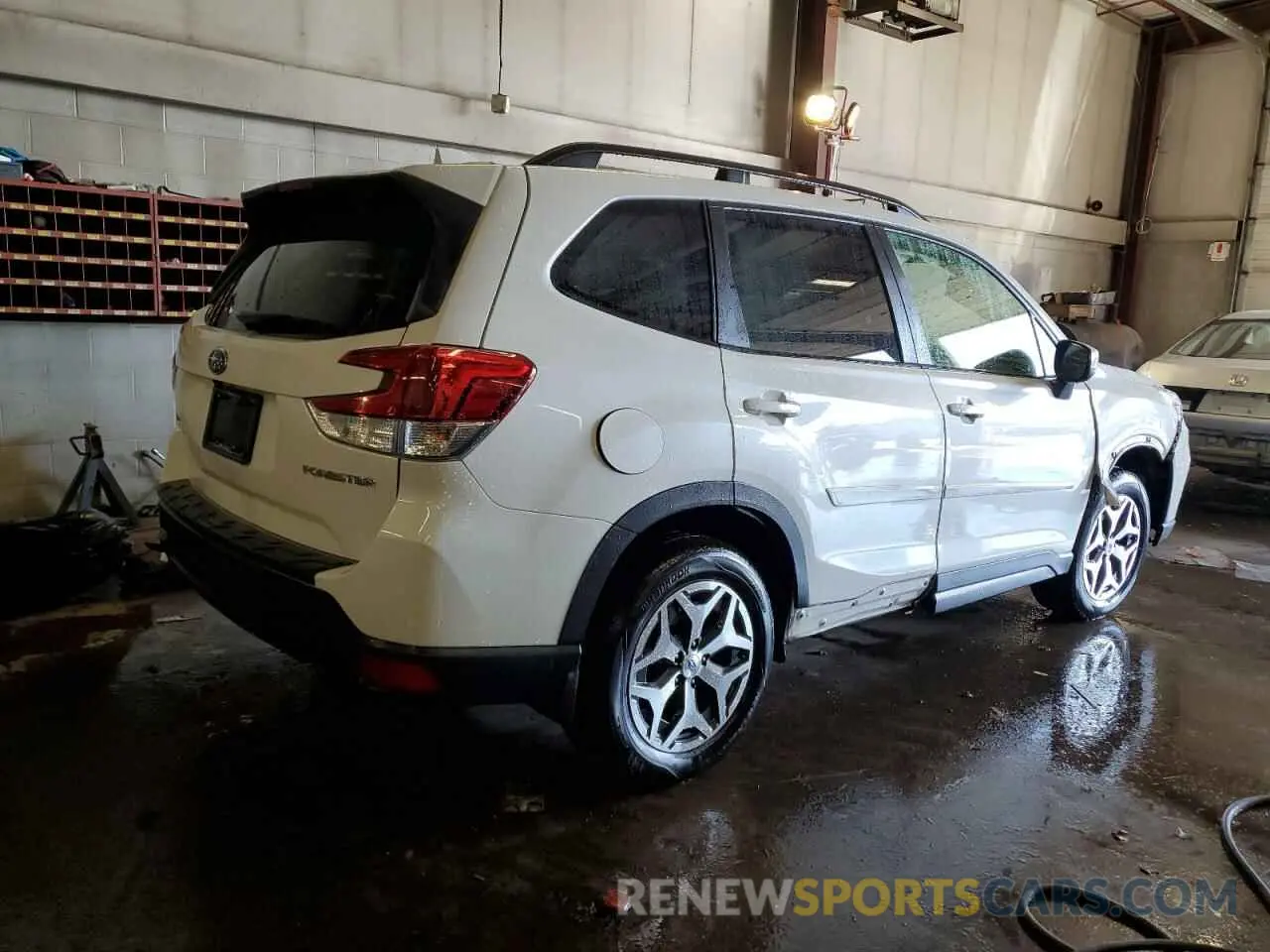 3 fotografías del automóvil dañado JF2SKAGC0KH515224 SUBARU FORESTER 2019
