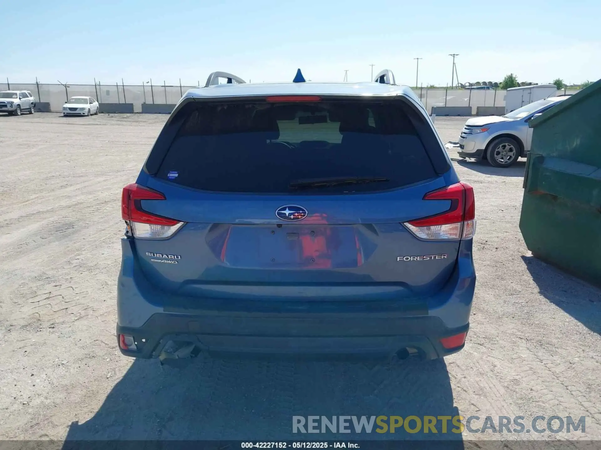 17 fotografías del automóvil dañado JF2SKAGC1KH545610 SUBARU FORESTER 2019